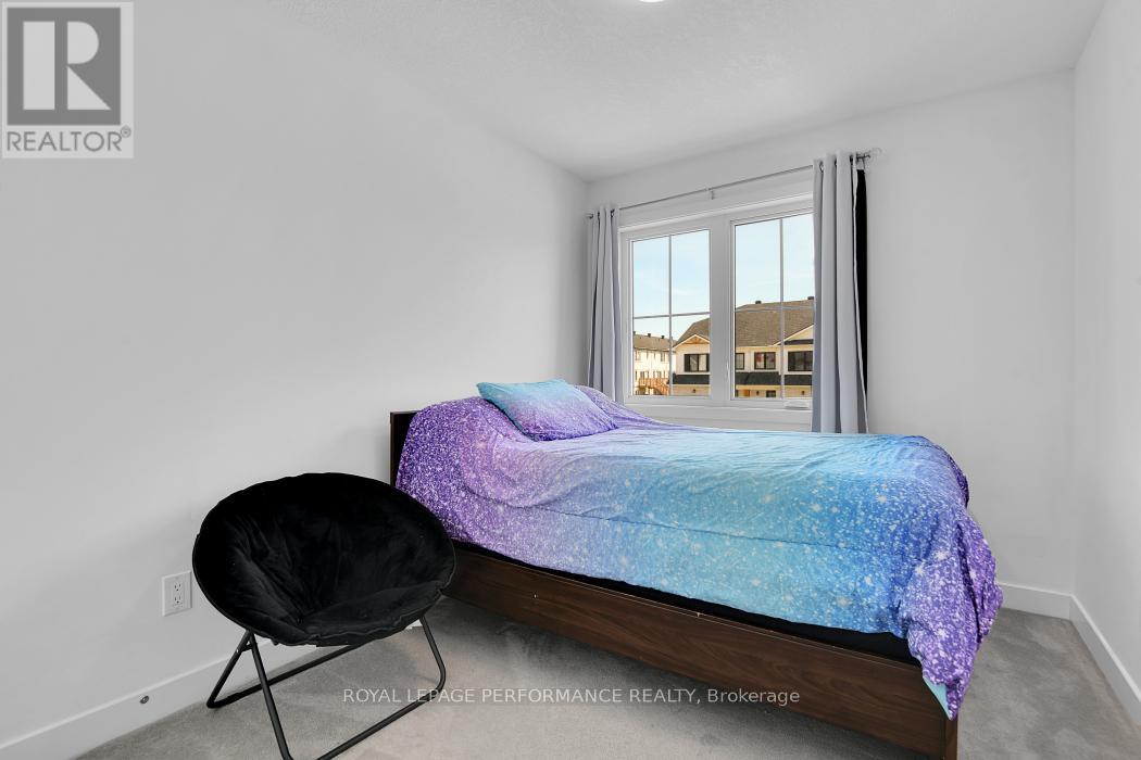 30 WHITCOMB CRESCENT - 23