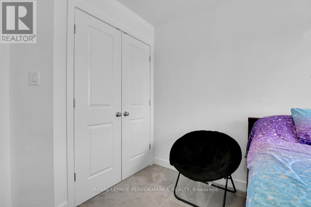 30 WHITCOMB CRESCENT - 24
