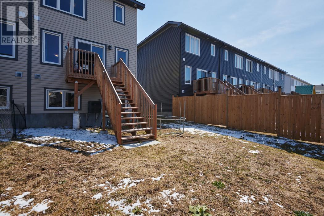 30 WHITCOMB CRESCENT - 33