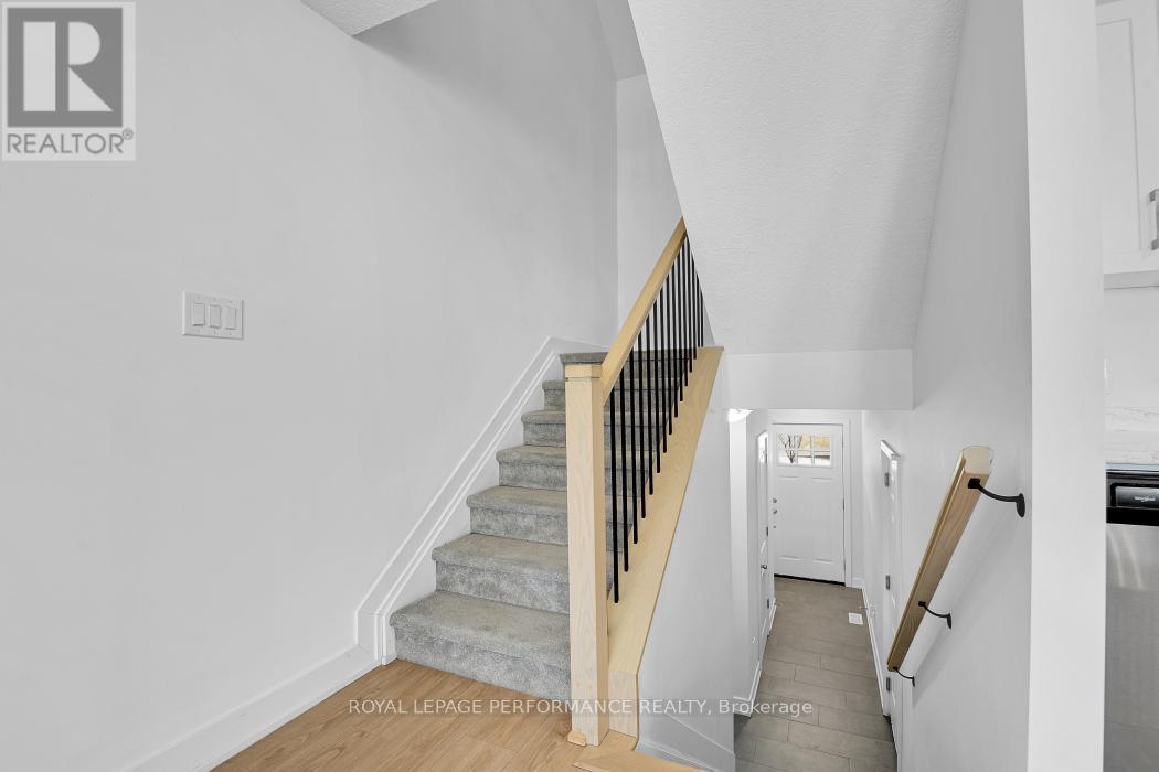 30 WHITCOMB CRESCENT - 5