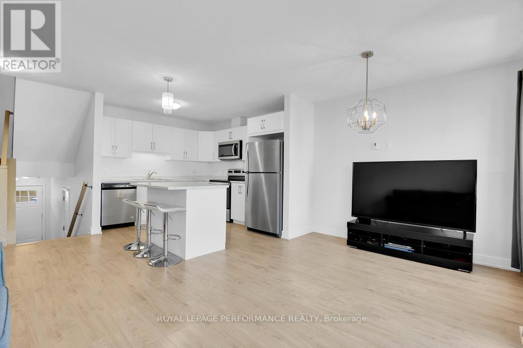 30 WHITCOMB CRESCENT - 9