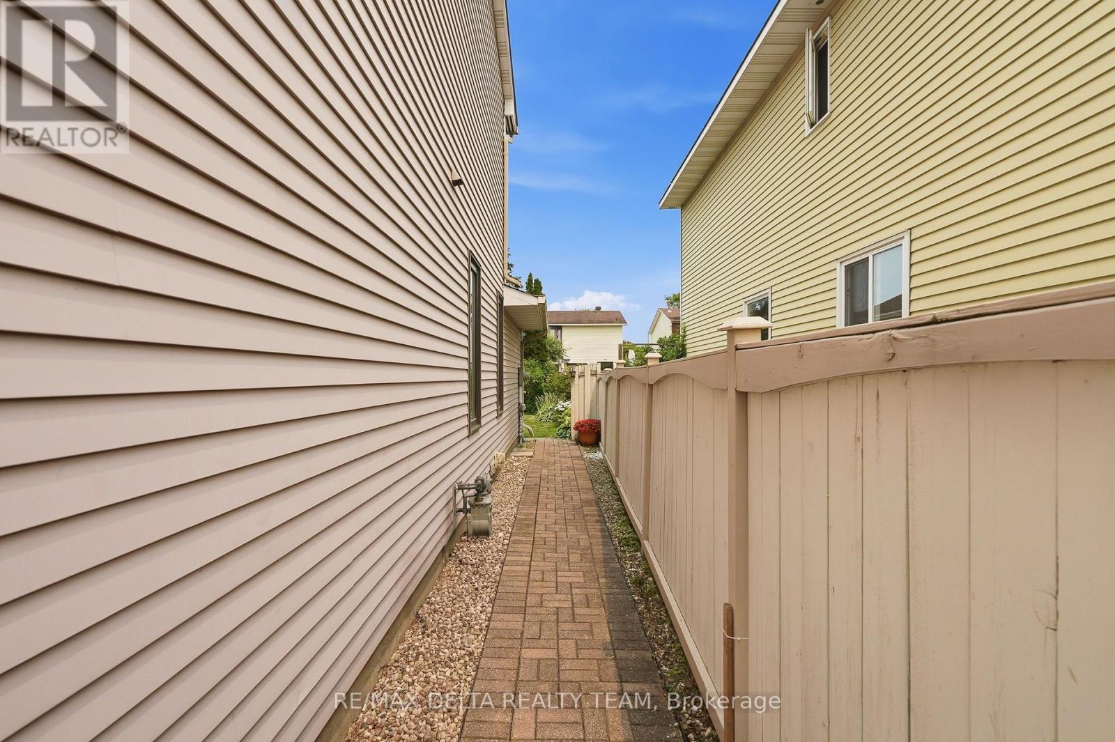 1091 ST LUCIA PLACE - 33