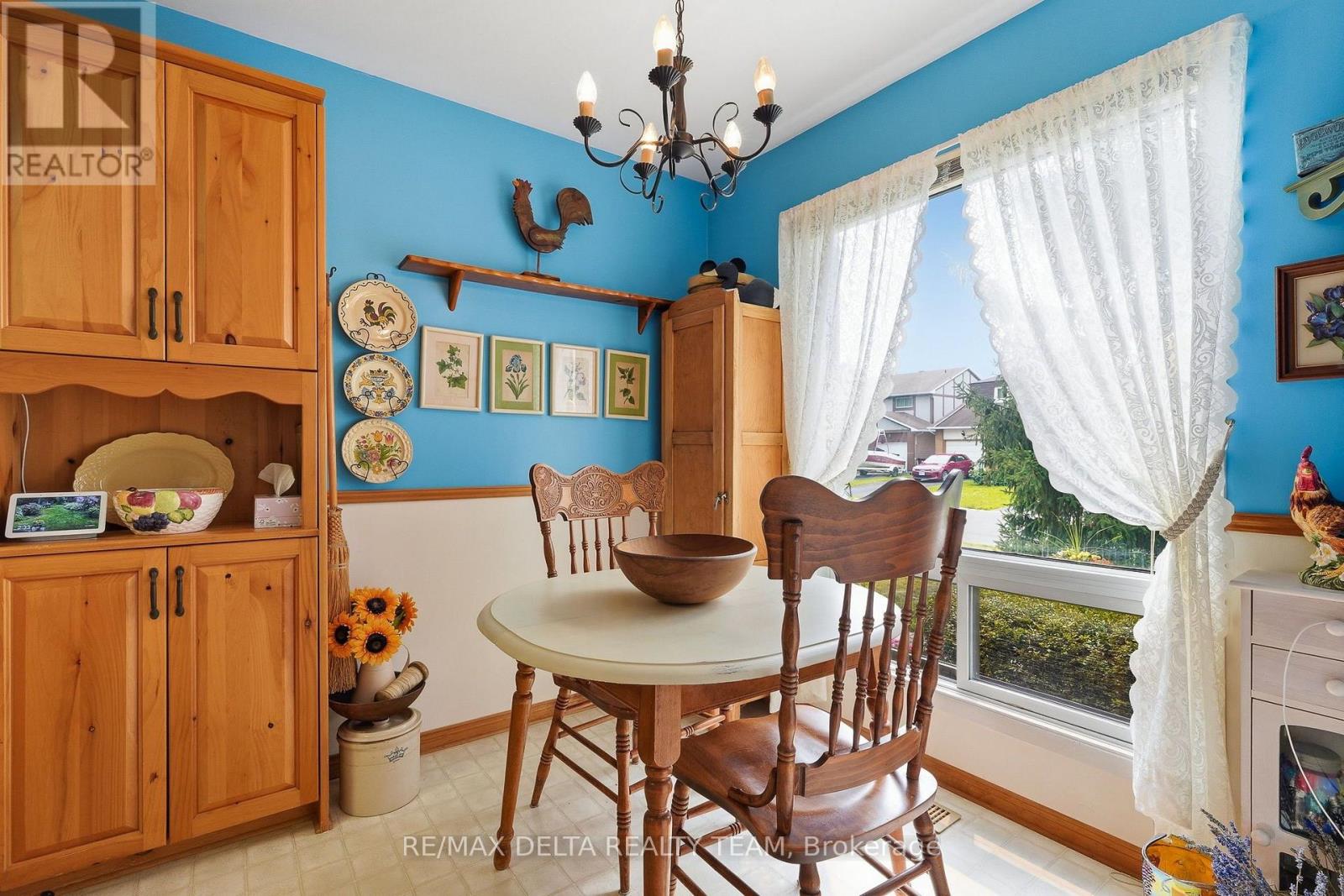 1091 ST LUCIA PLACE - 4