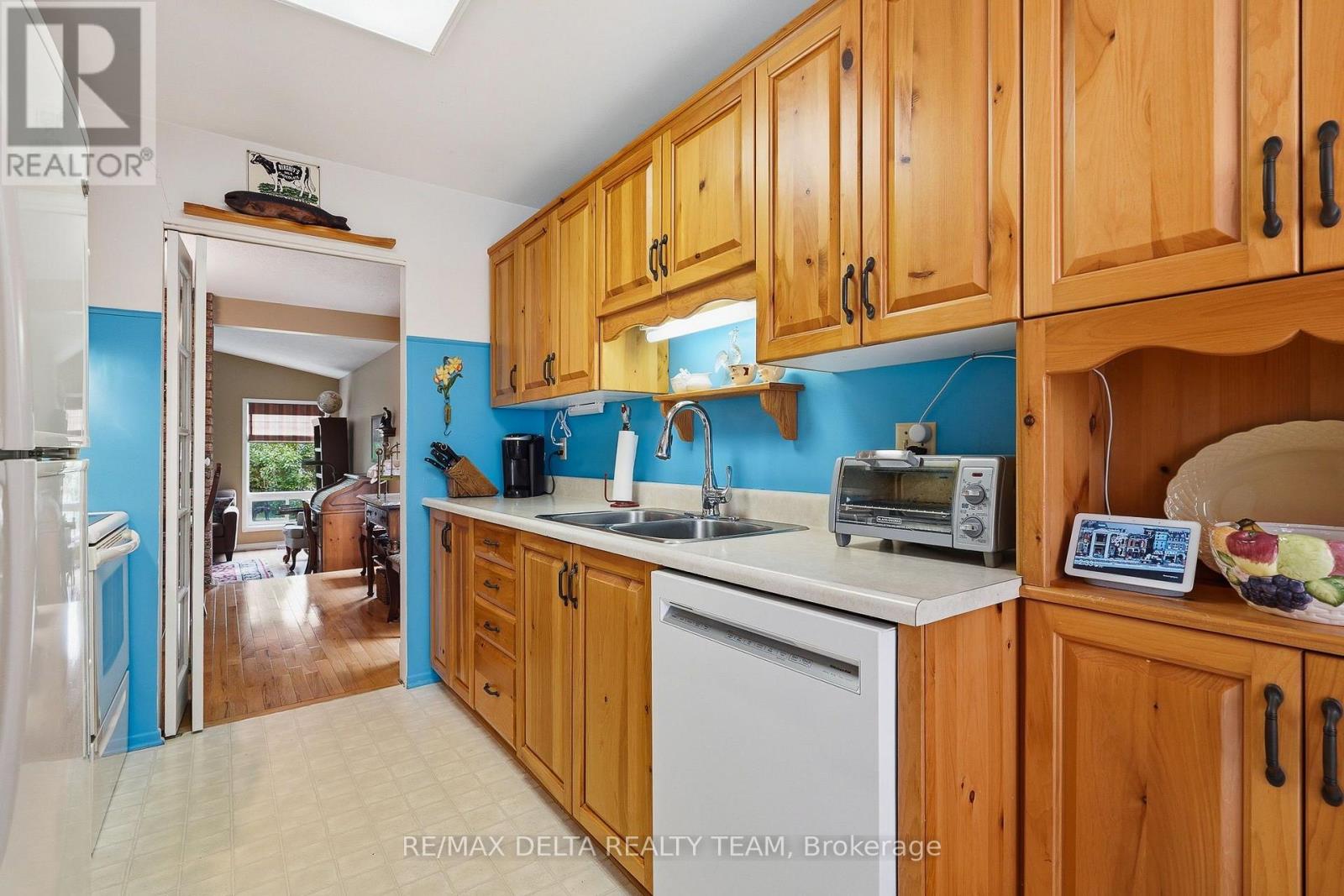 1091 ST LUCIA PLACE - 6