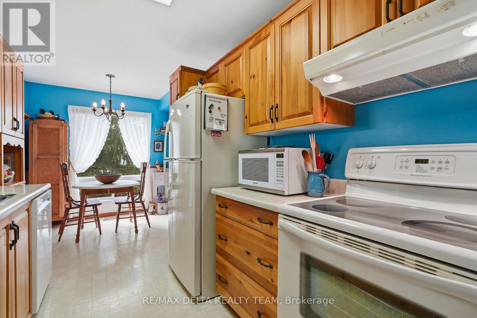 1091 ST LUCIA PLACE - 8