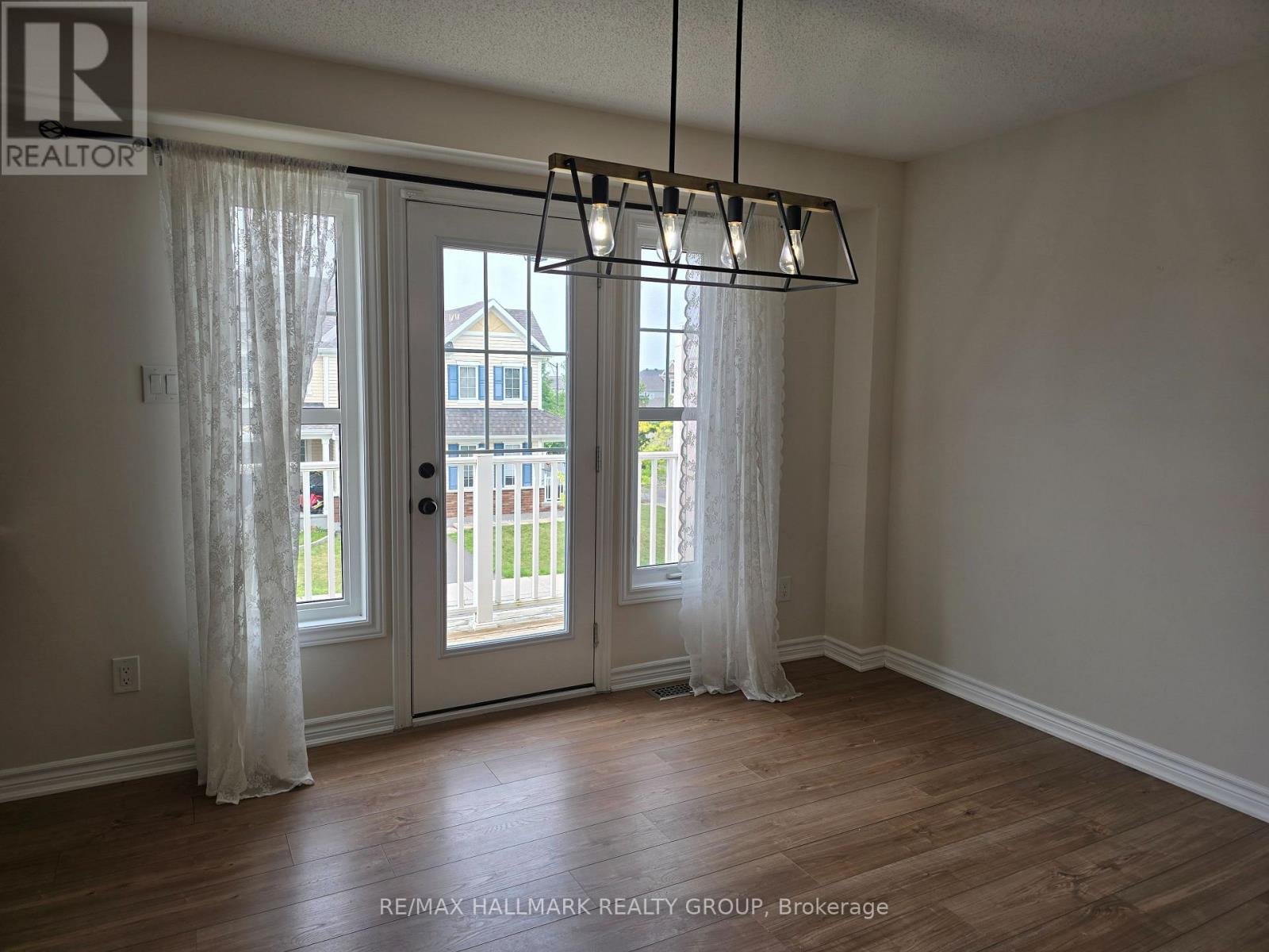 2 Bed, 3 Bath House for Rent in Ottawa – 549 ENSATINA CRESCENT, Ottawa – MLS# X13566834 - Image 12