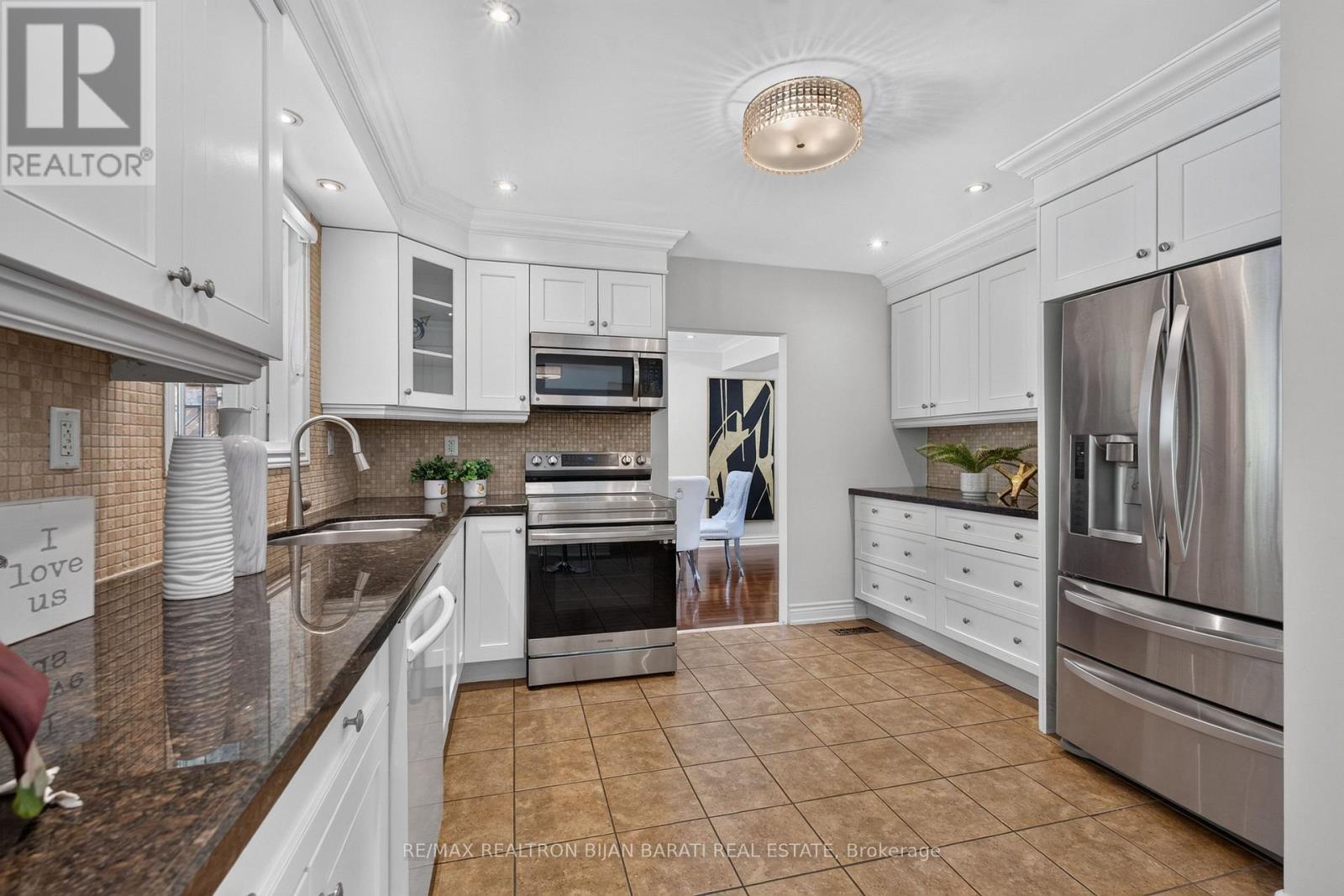 215 GRANDVIEW AVENUE - 12