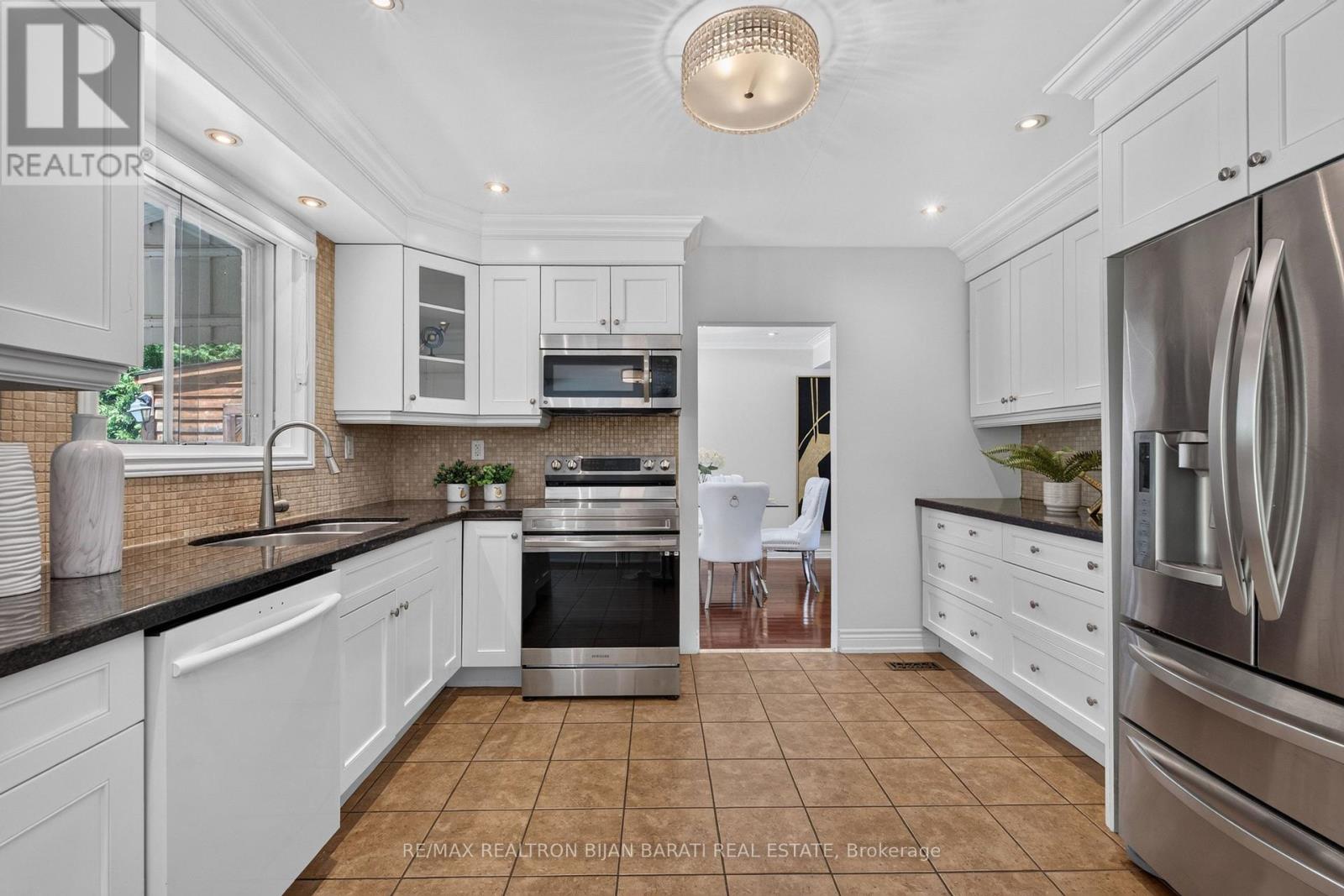 215 GRANDVIEW AVENUE - 13