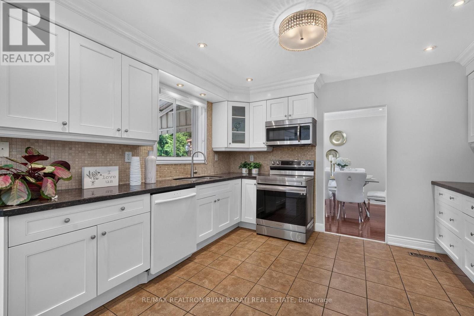 215 GRANDVIEW AVENUE - 17