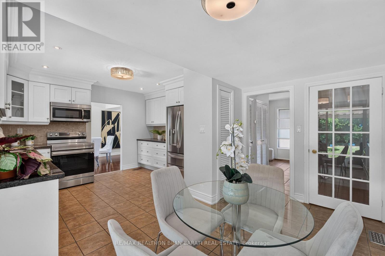 215 GRANDVIEW AVENUE - 22