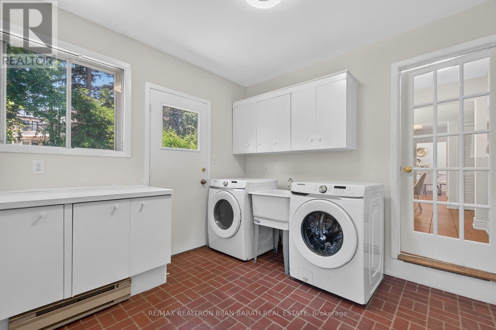 215 GRANDVIEW AVENUE - 23