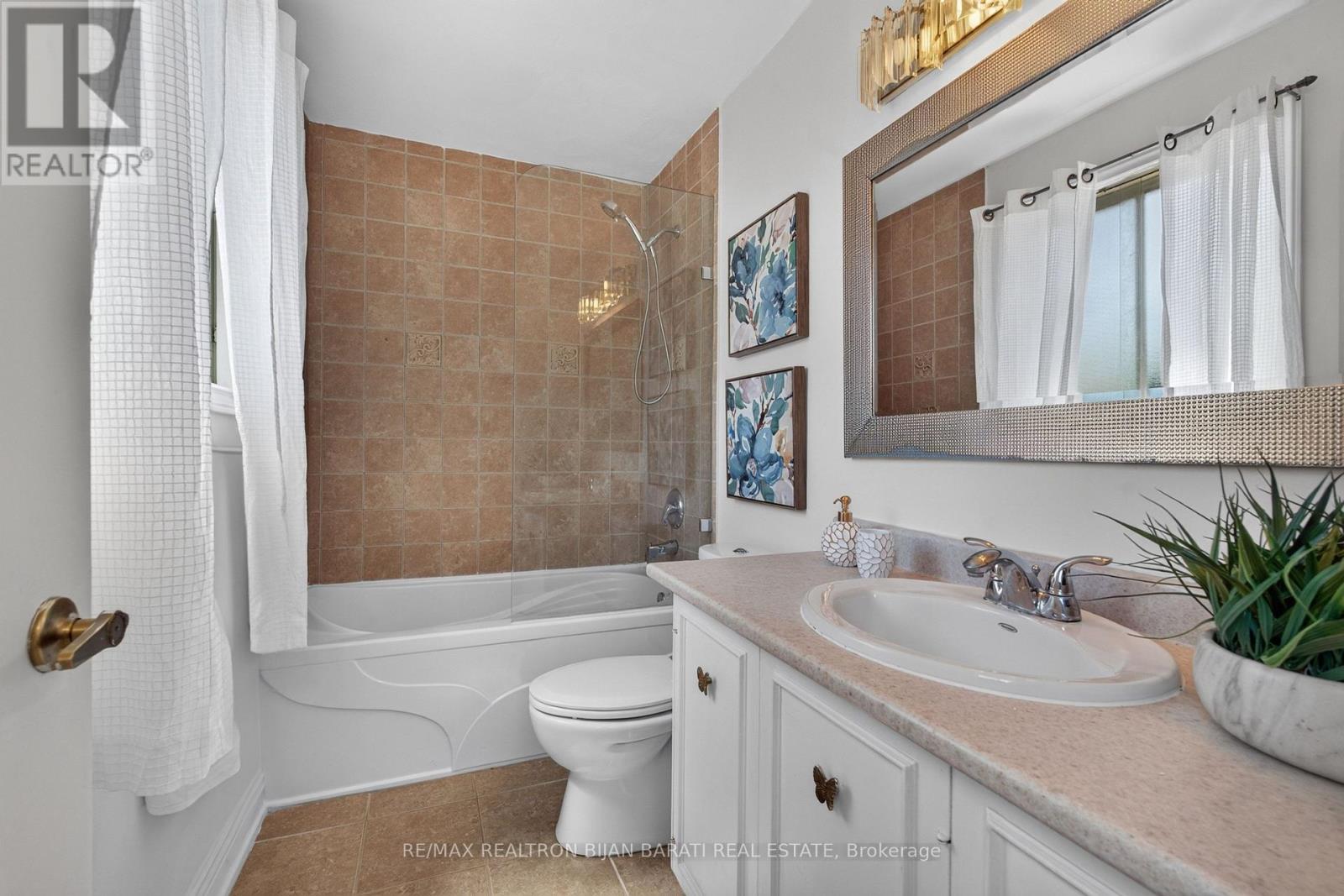 215 GRANDVIEW AVENUE - 31