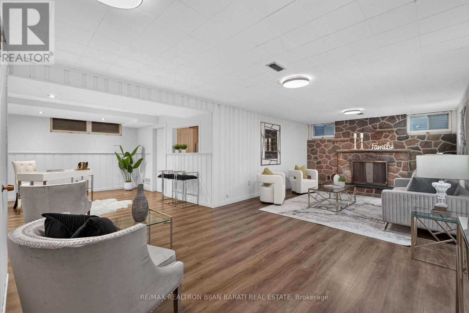 215 GRANDVIEW AVENUE - 34