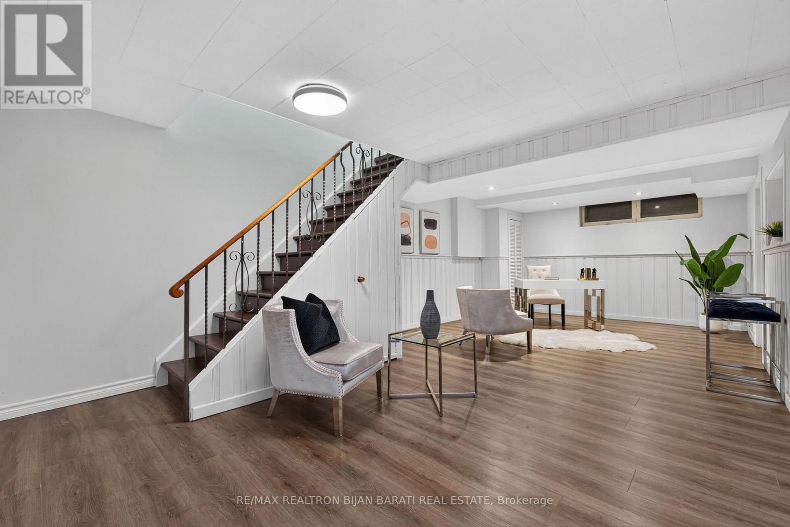 215 GRANDVIEW AVENUE - 38