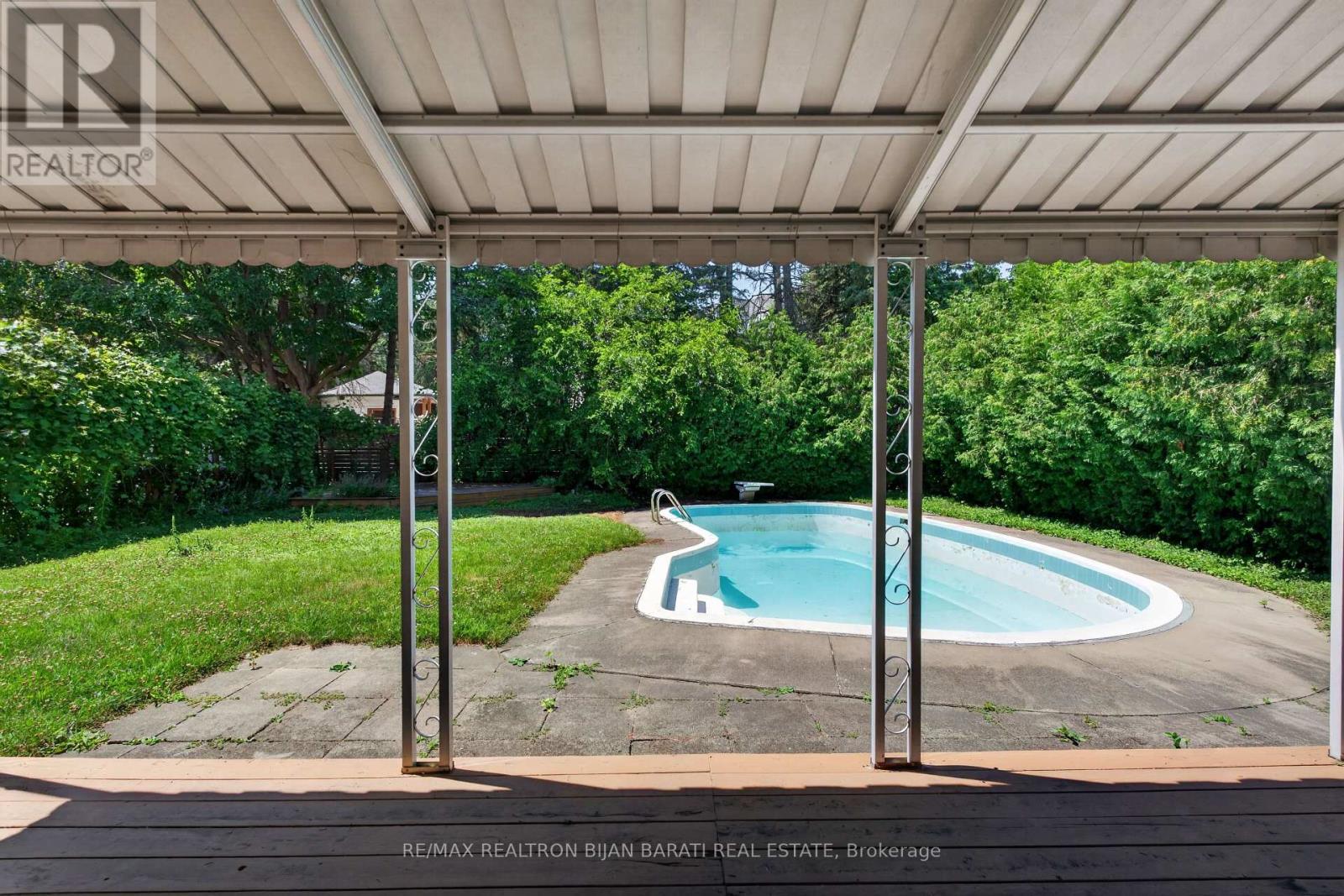 215 GRANDVIEW AVENUE - 44