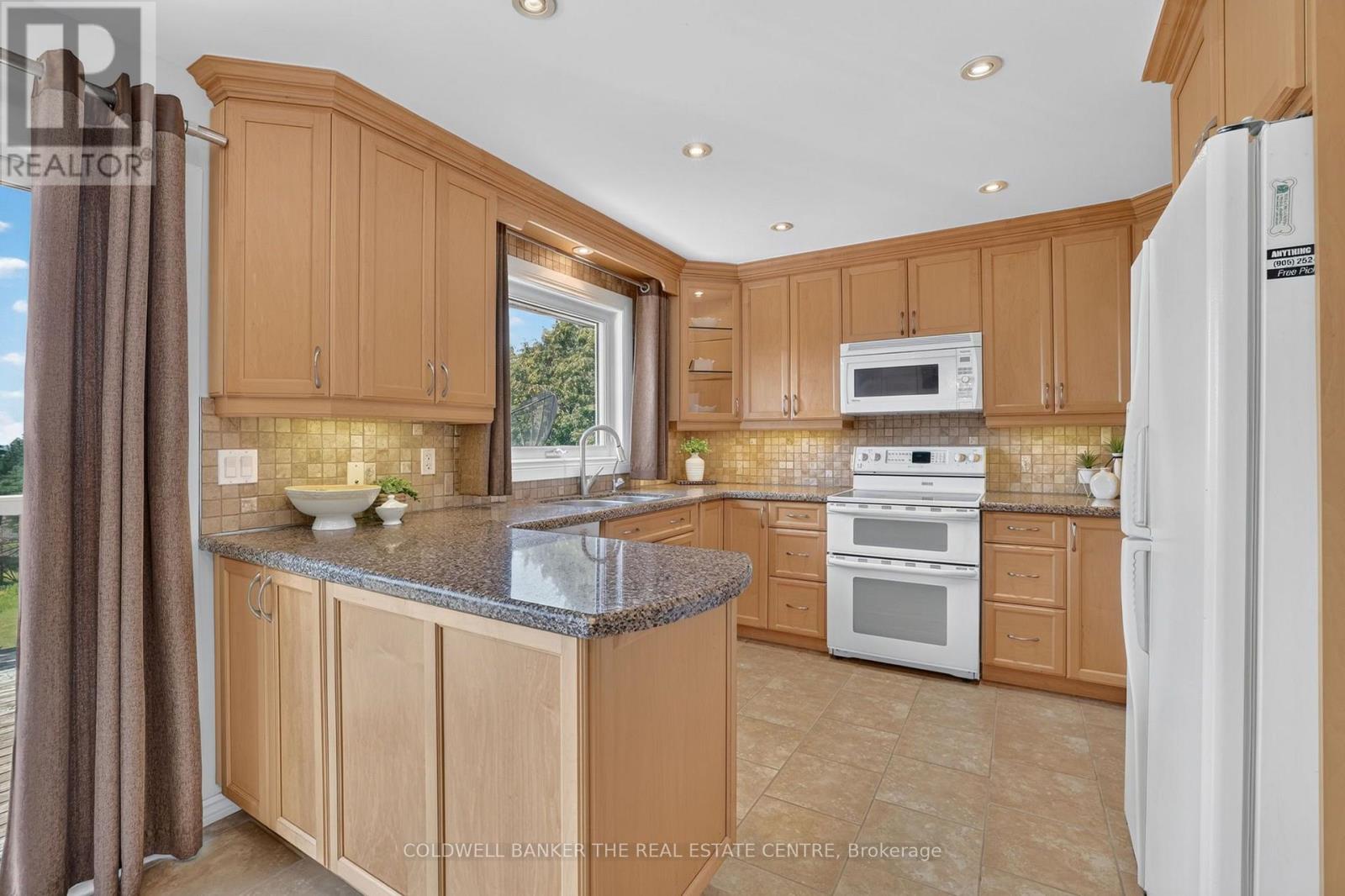 16 HI VIEW DRIVE - 12