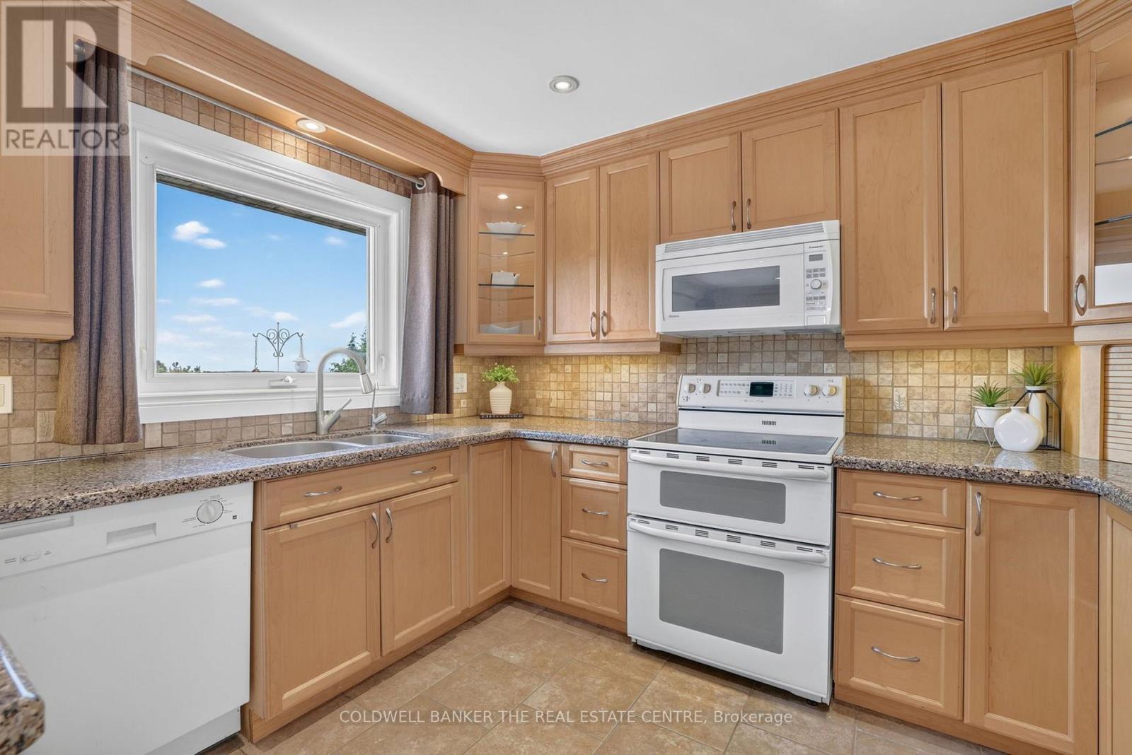 16 HI VIEW DRIVE - 13