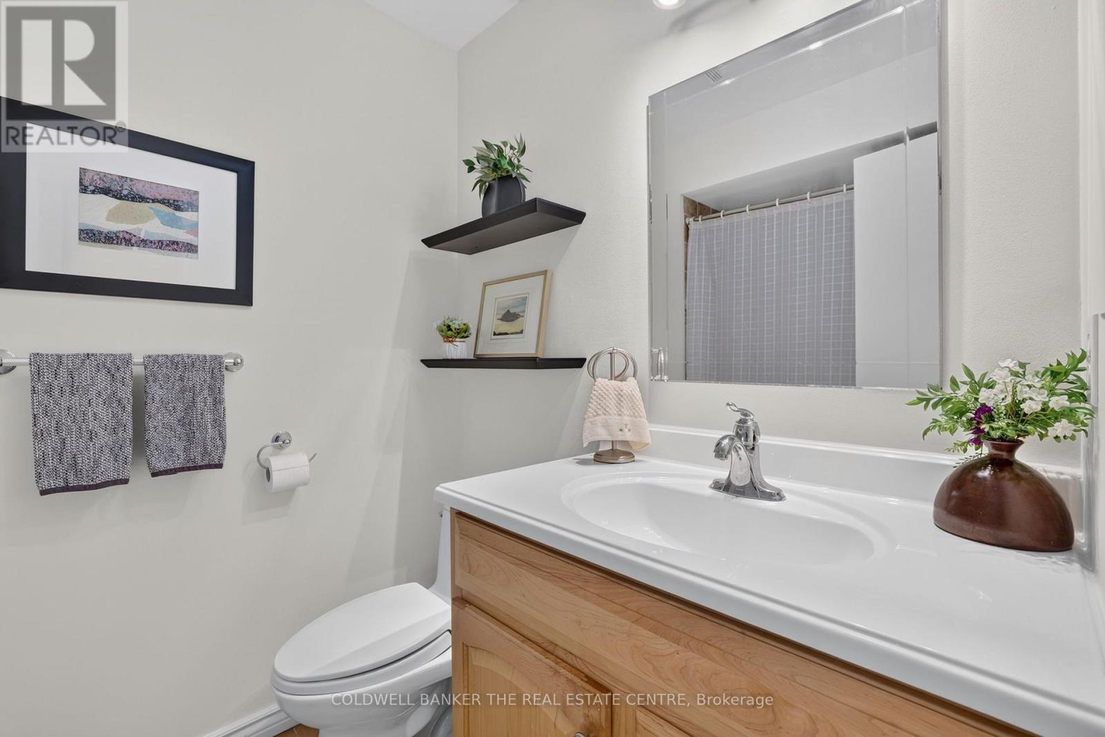 16 HI VIEW DRIVE - 20
