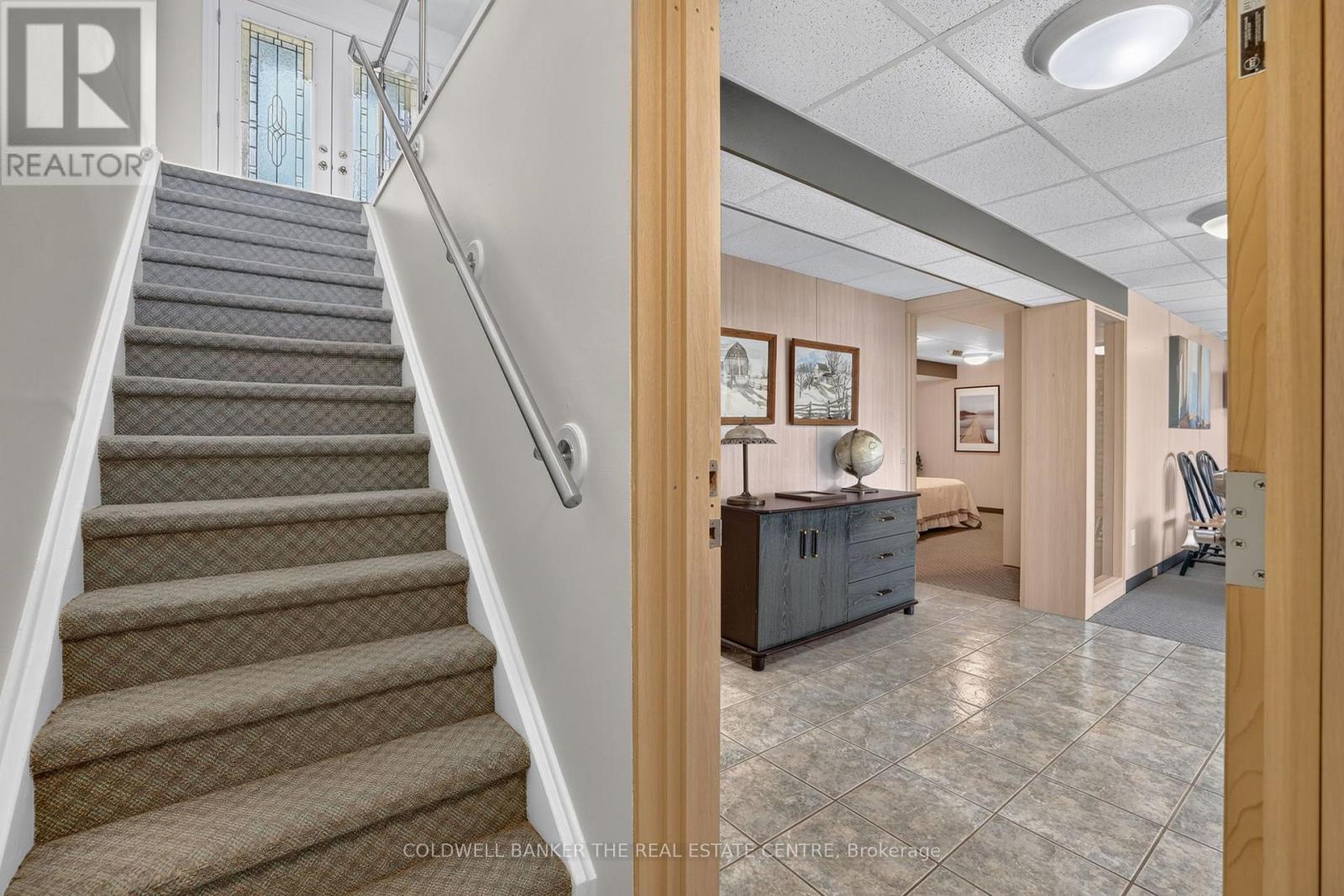 16 HI VIEW DRIVE - 21