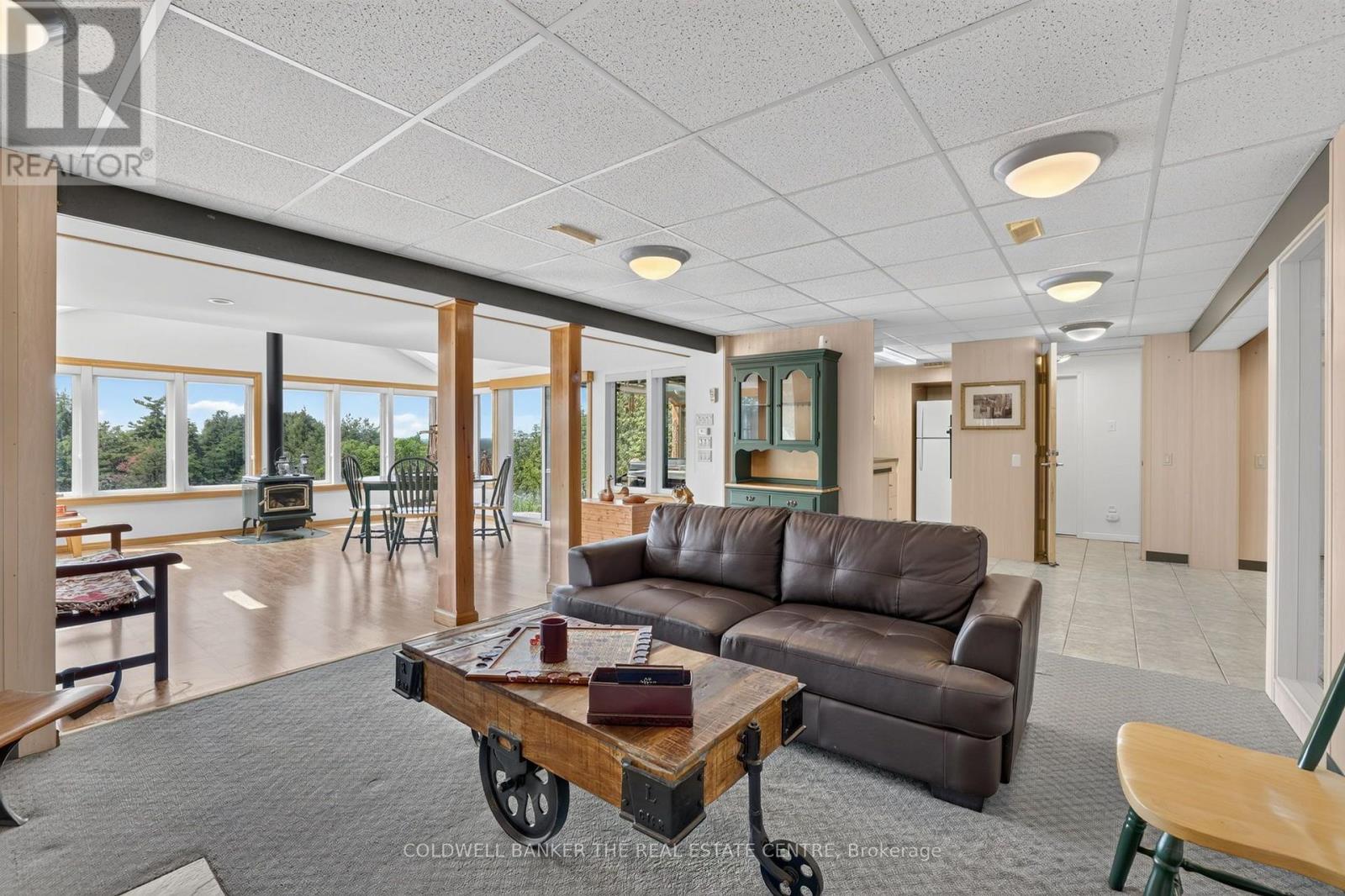 16 HI VIEW DRIVE - 26