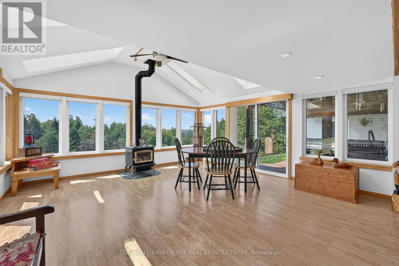 16 HI VIEW DRIVE - 27
