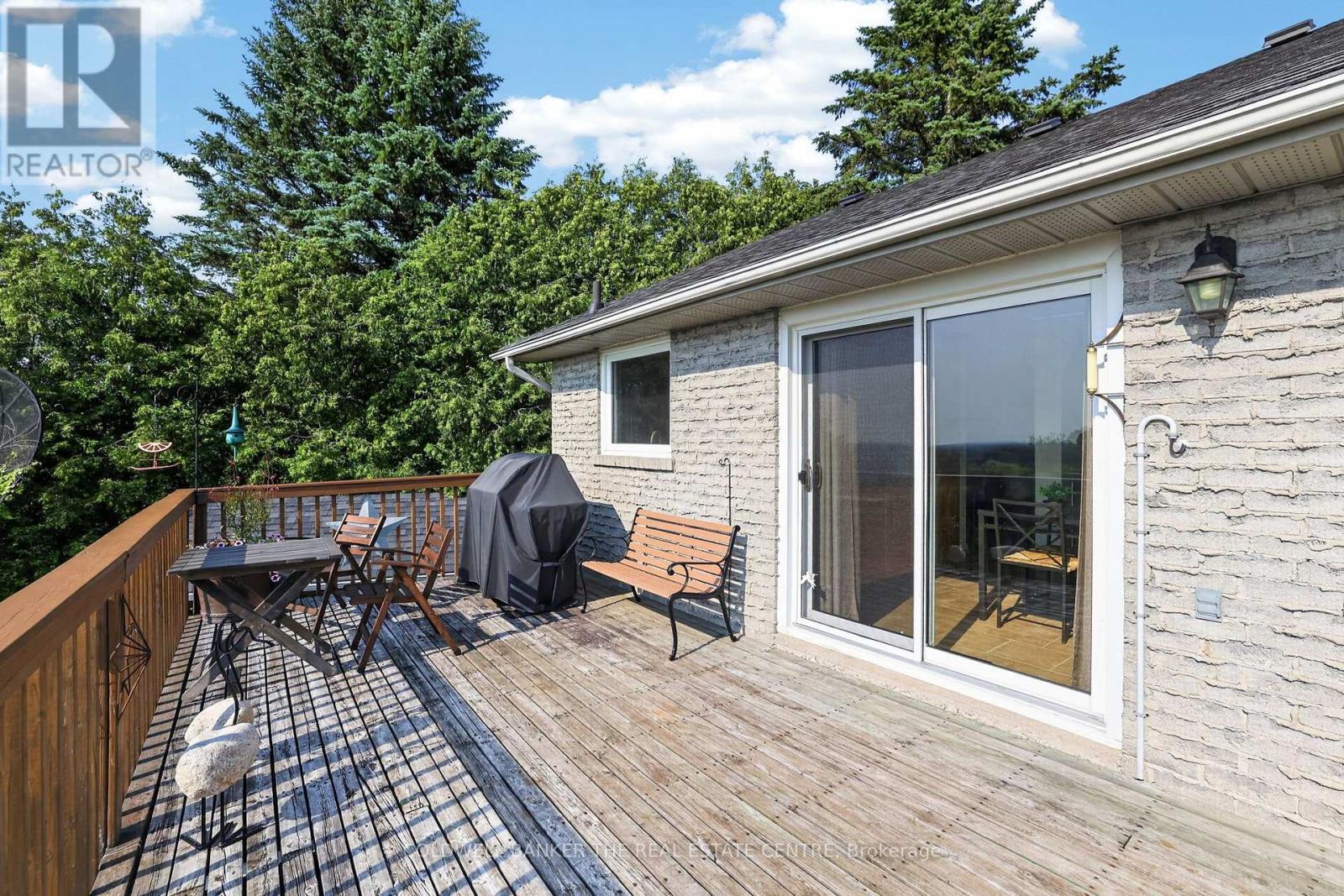 16 HI VIEW DRIVE - 32