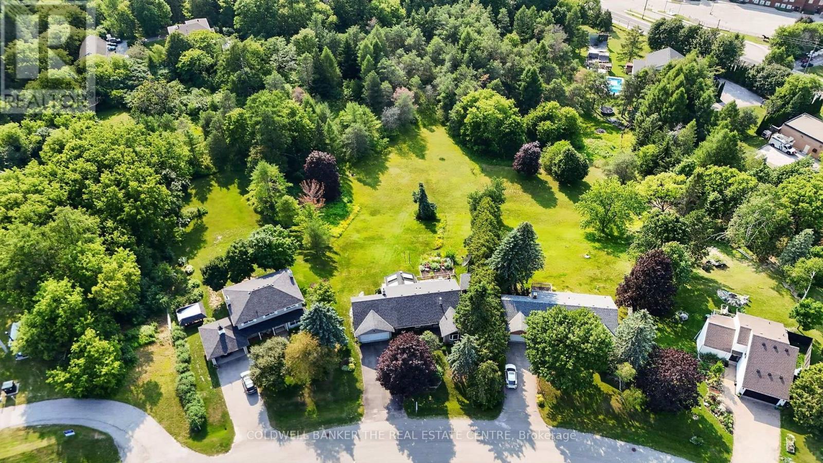 16 HI VIEW DRIVE - 43