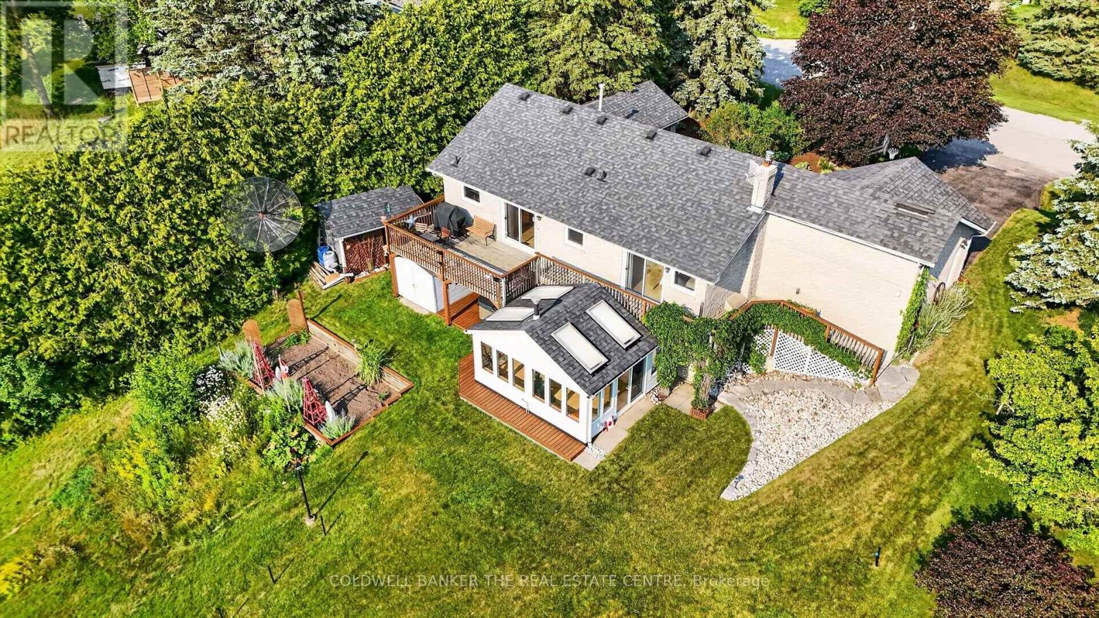 16 HI VIEW DRIVE - 44