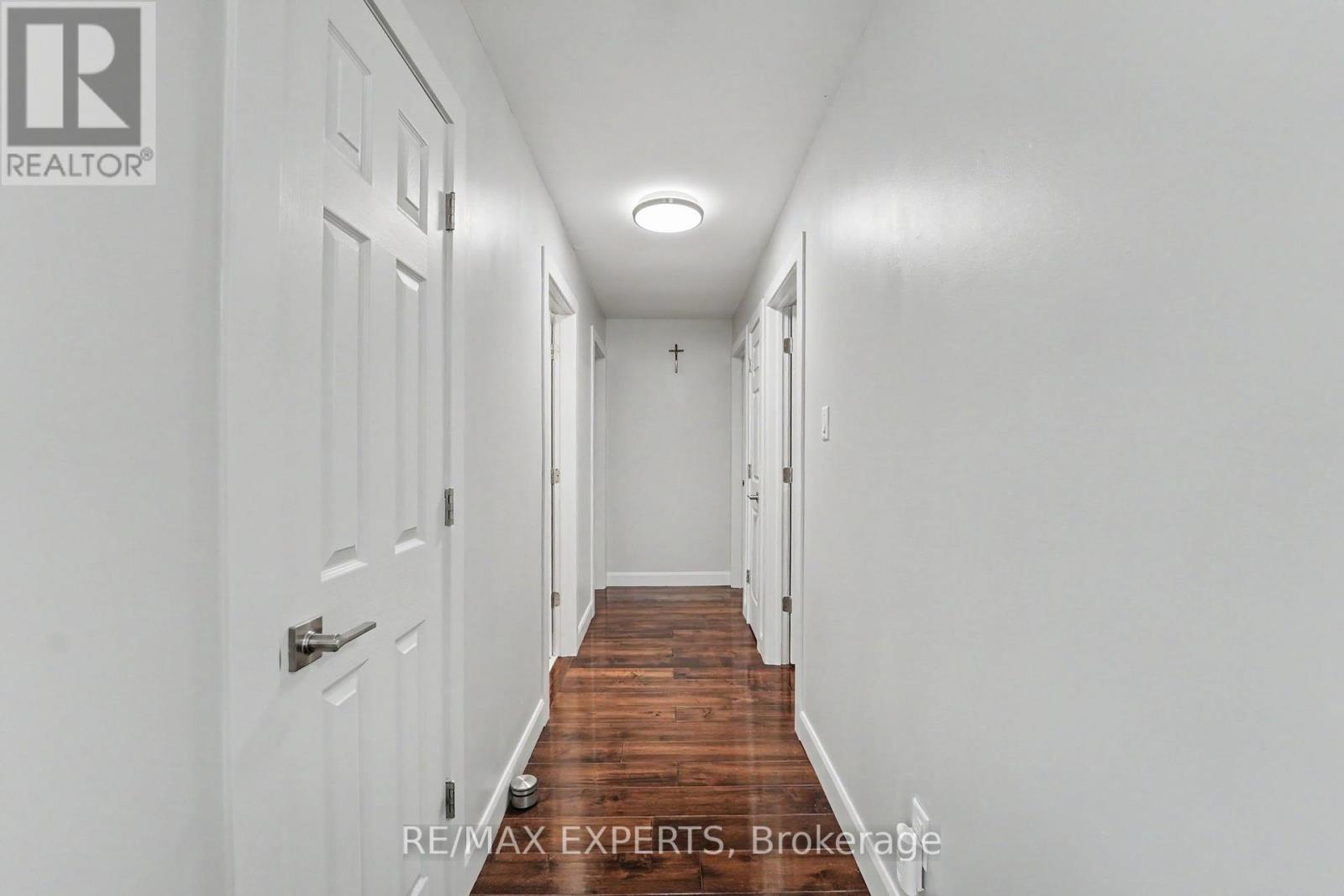 4 WILLIS DRIVE - 18