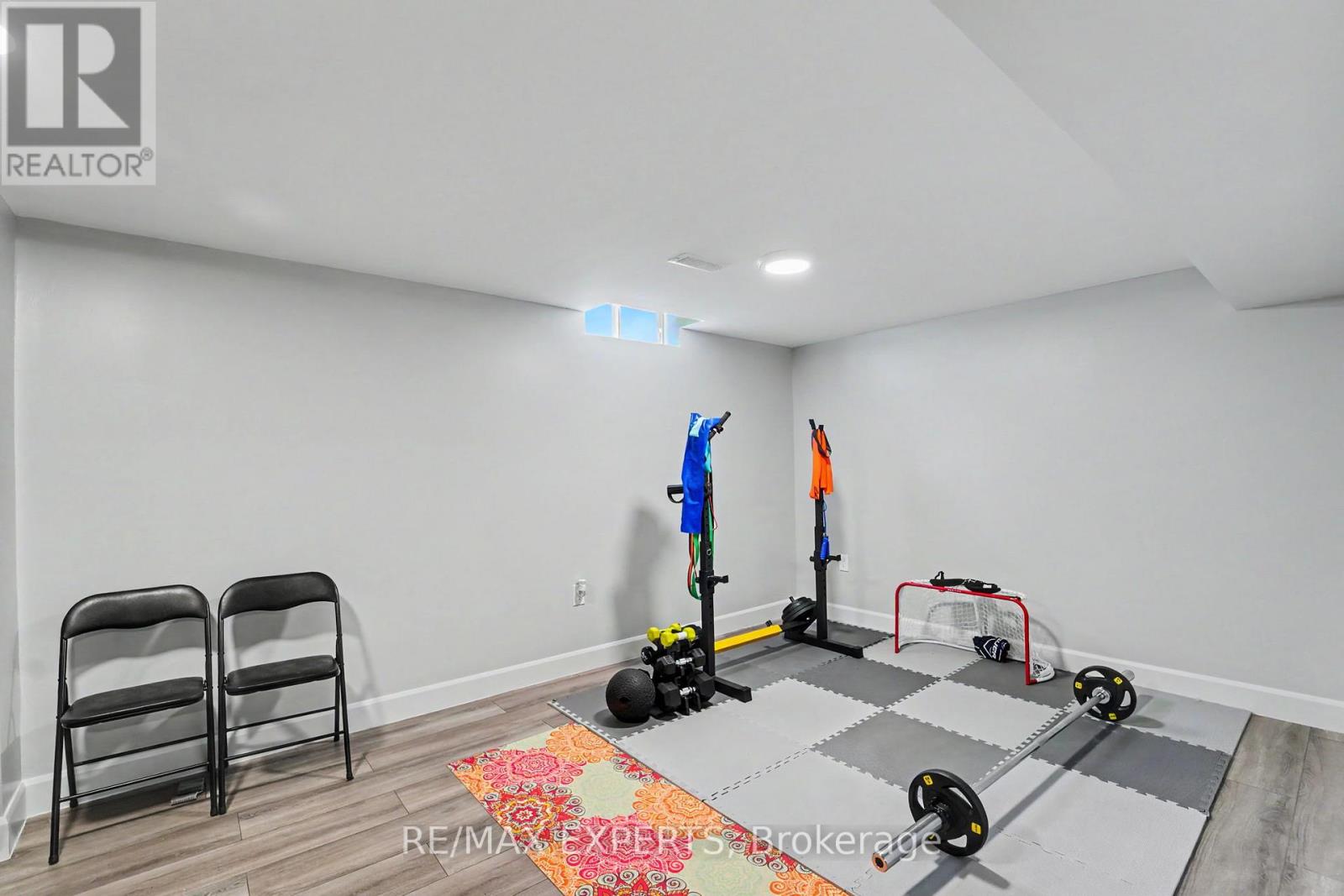 4 WILLIS DRIVE - 27