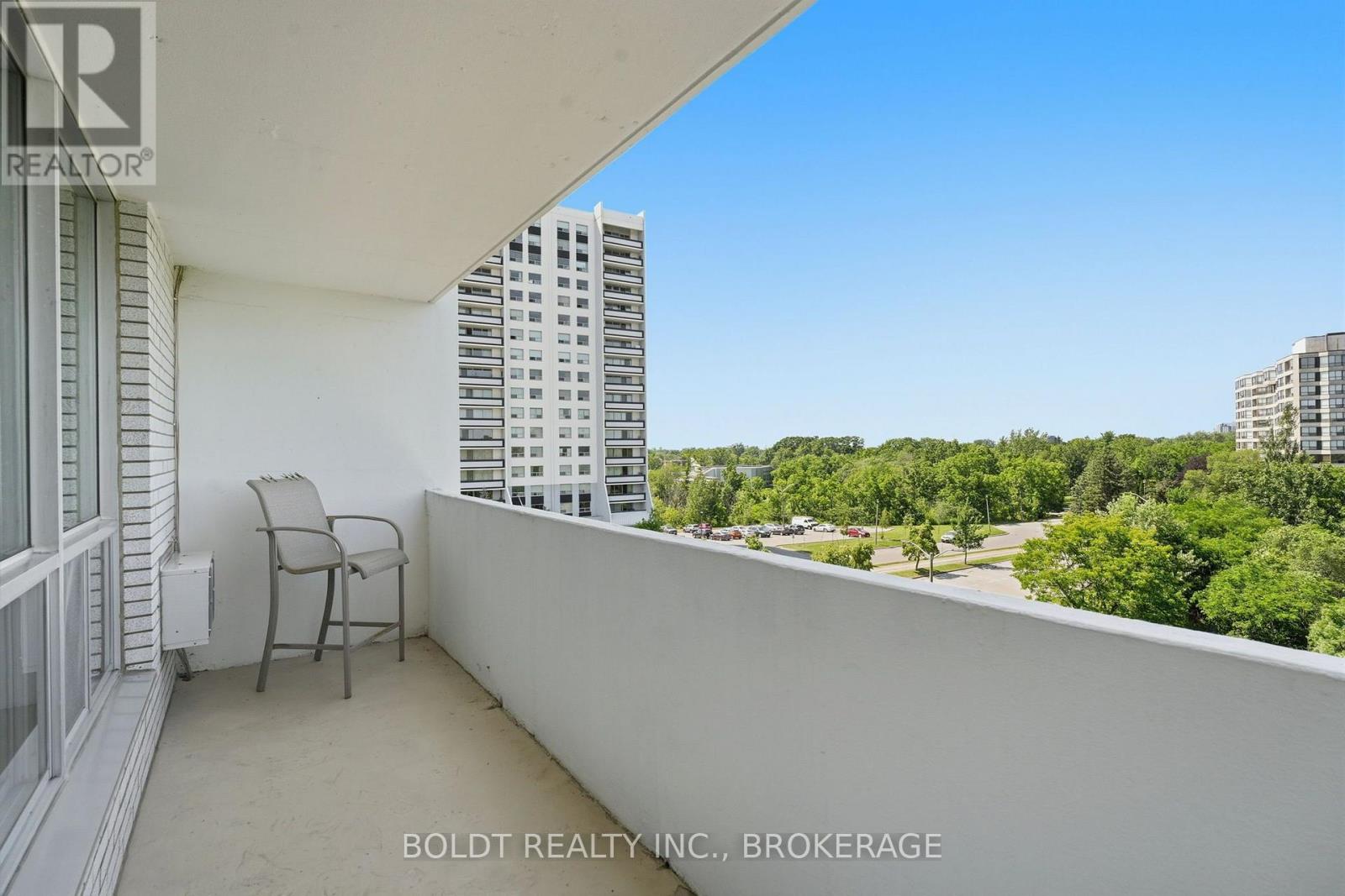 #504 15 TOWERING HEIGHTS BOULEVARD - 31