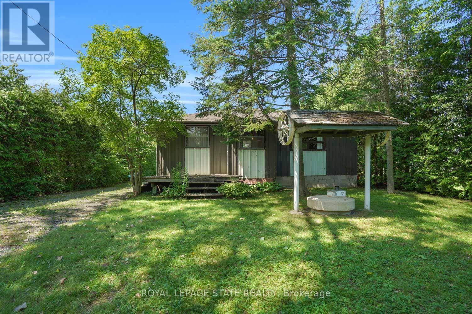 104 FARLEY CIRCLE - 1