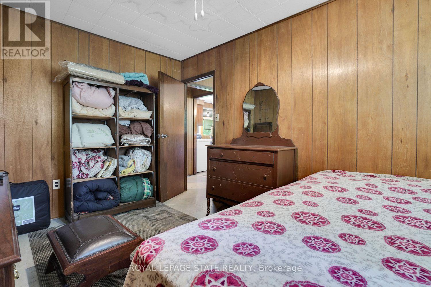 104 FARLEY CIRCLE - 12