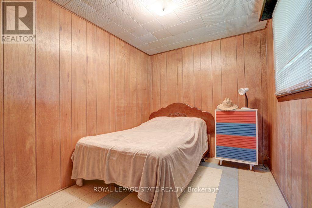 104 FARLEY CIRCLE - 14