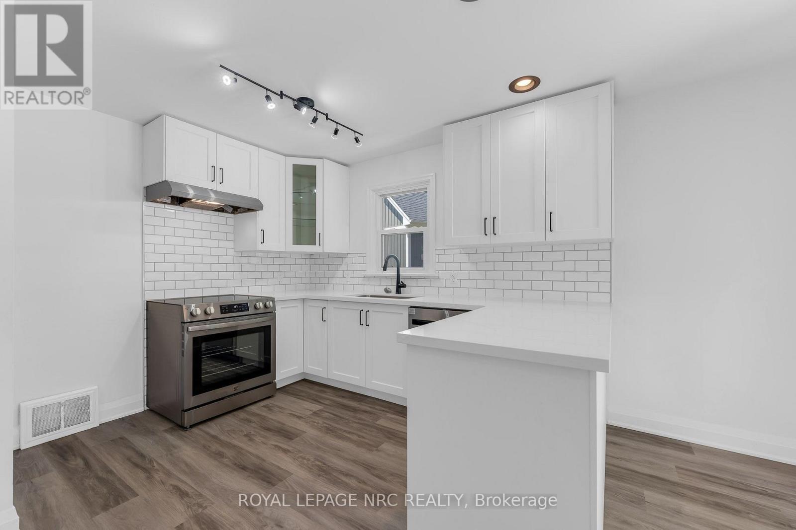 6069 COLLINS DRIVE - 19