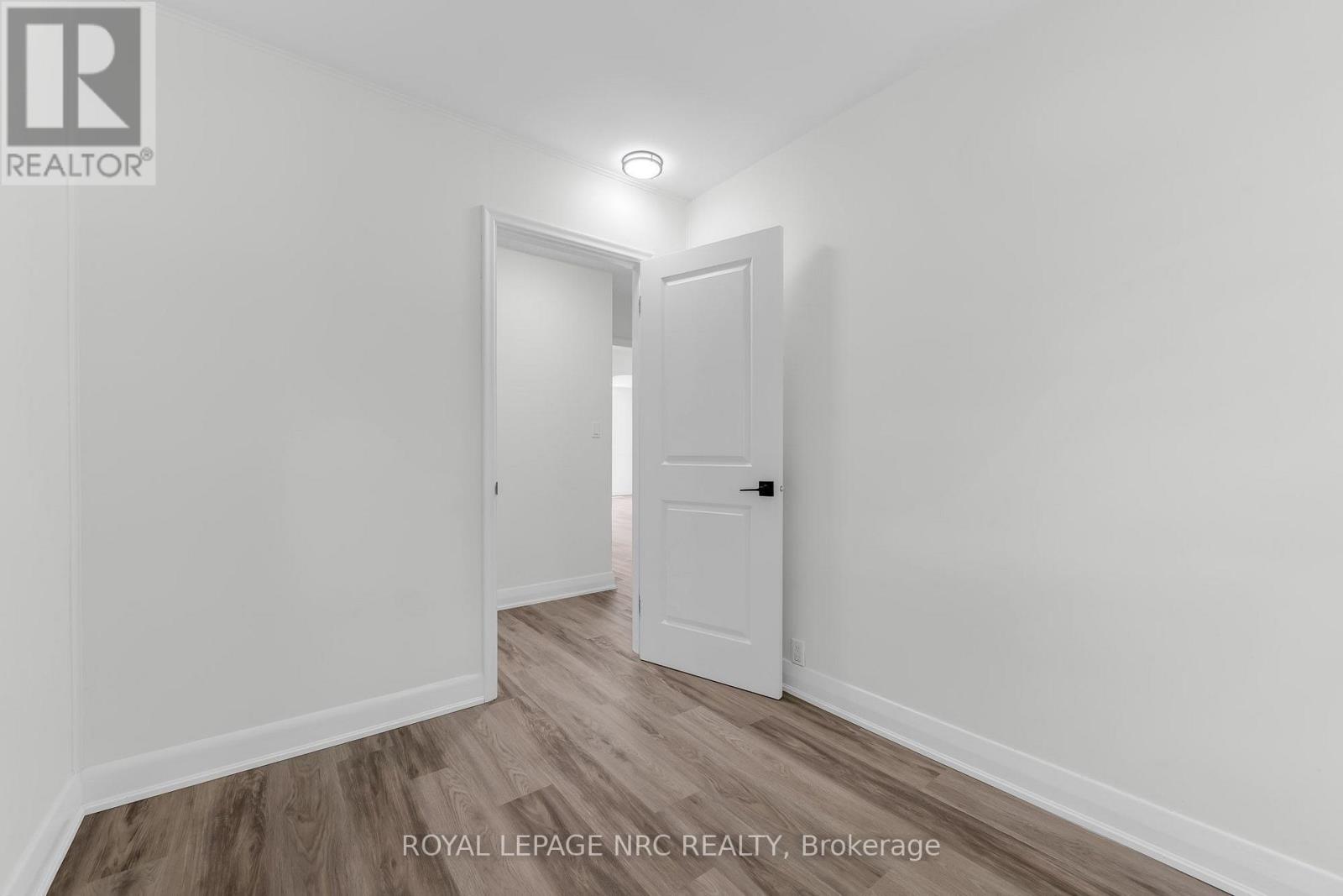 6069 COLLINS DRIVE - 31