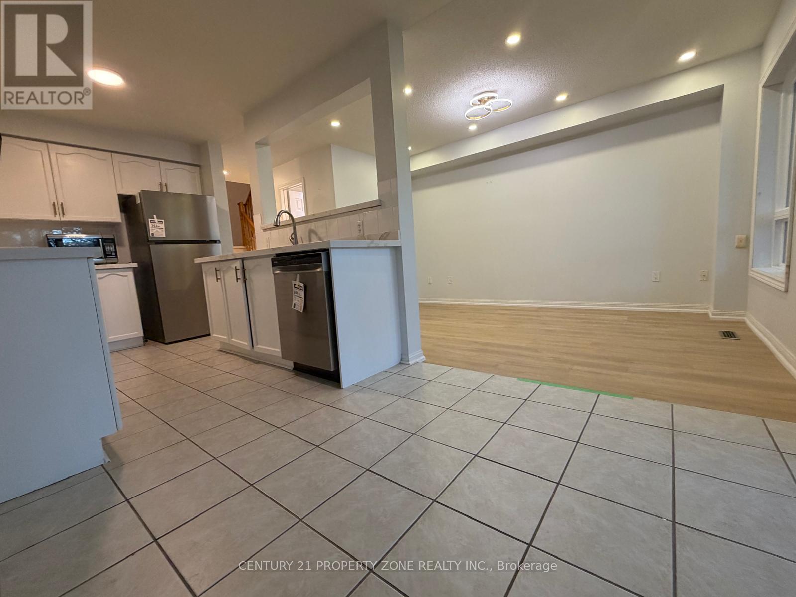 #39 2 CLAYBRICK COURT - 1