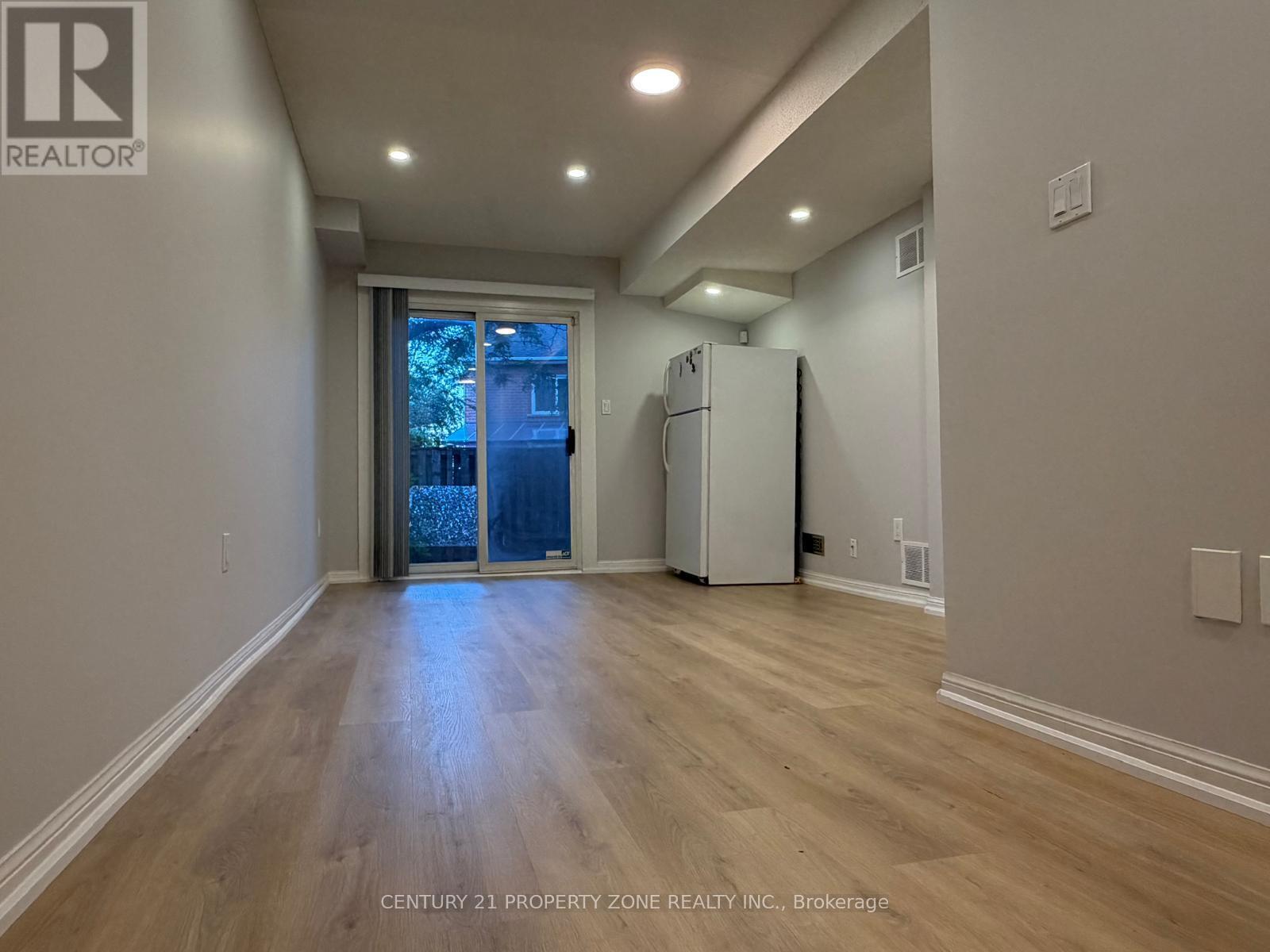 #39 2 CLAYBRICK COURT - 3