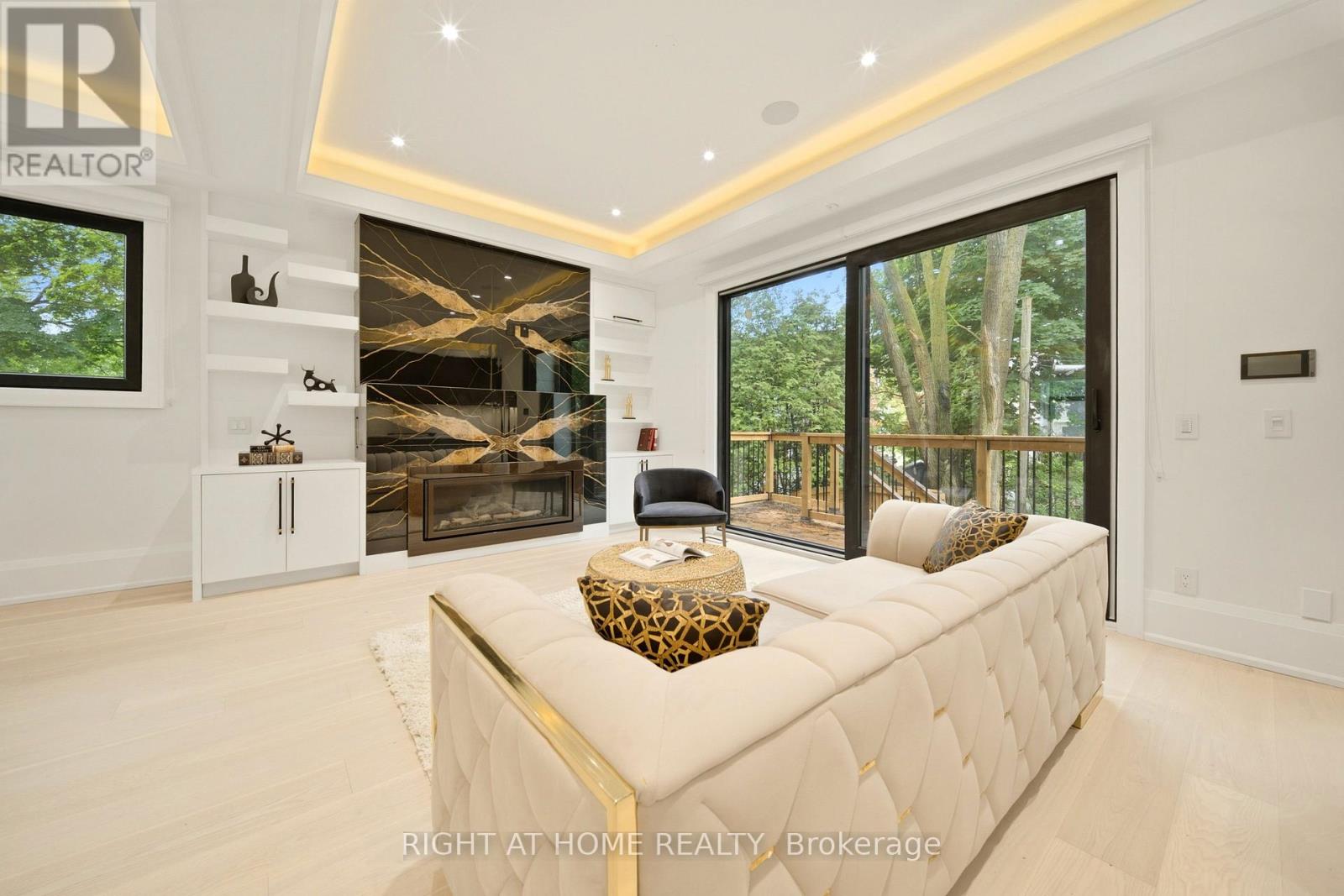 28 PINE AVENUE - 16