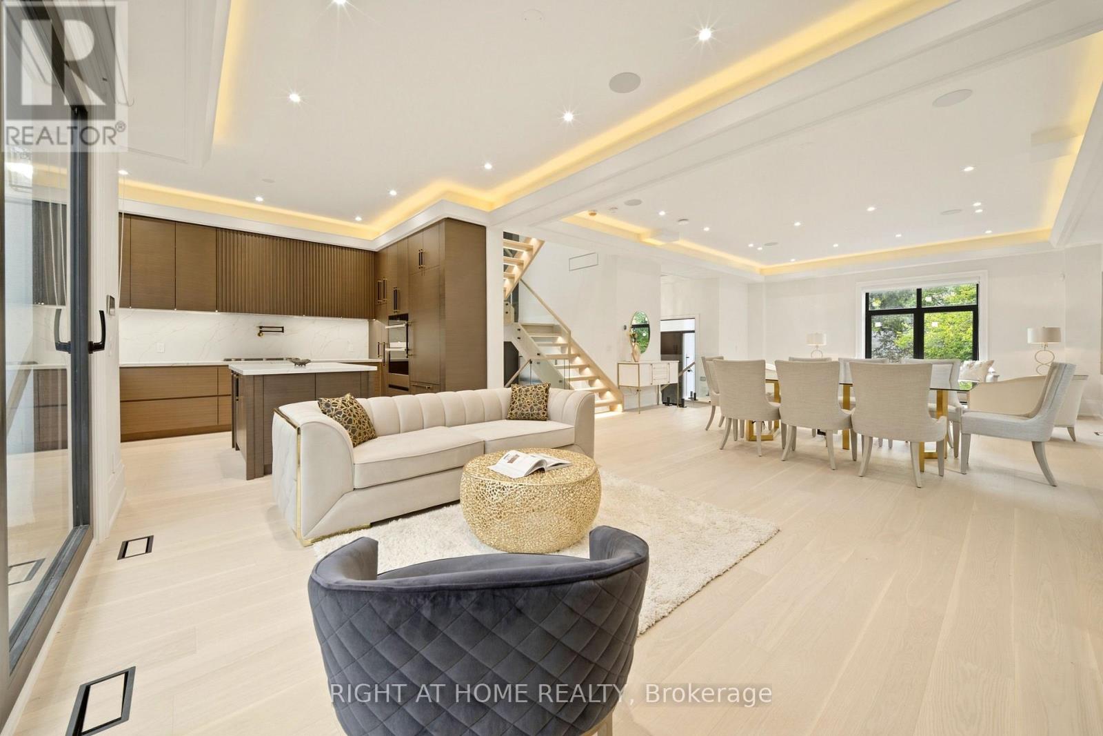 28 PINE AVENUE - 17