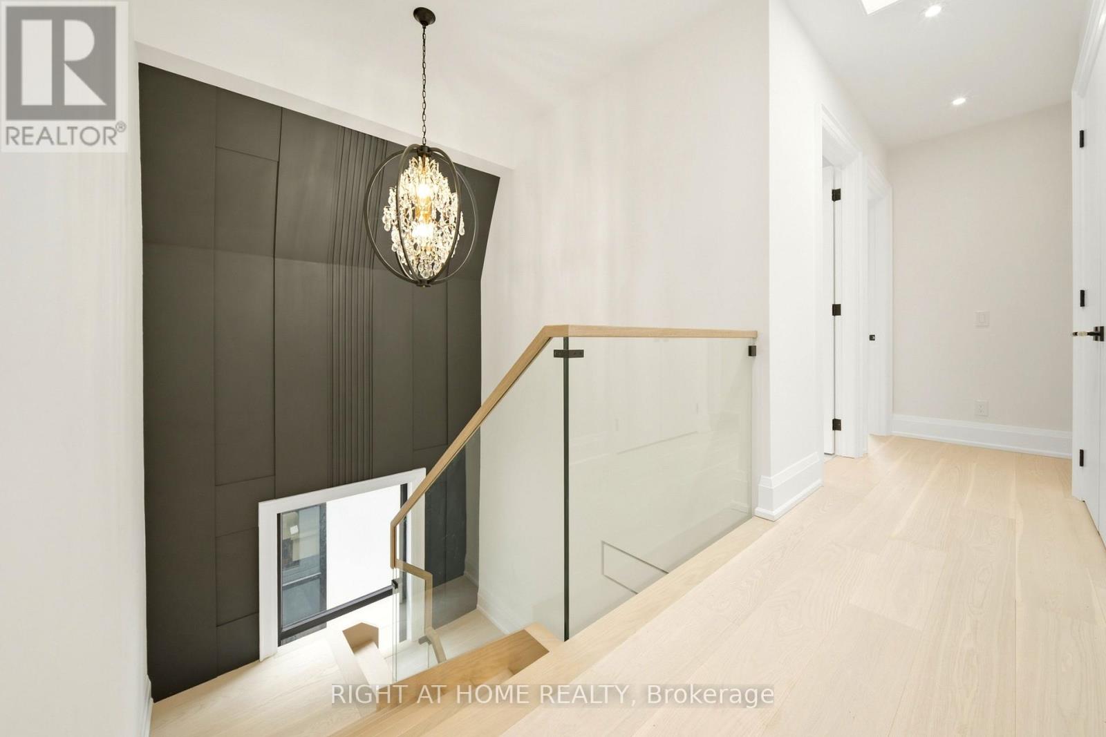 28 PINE AVENUE - 20