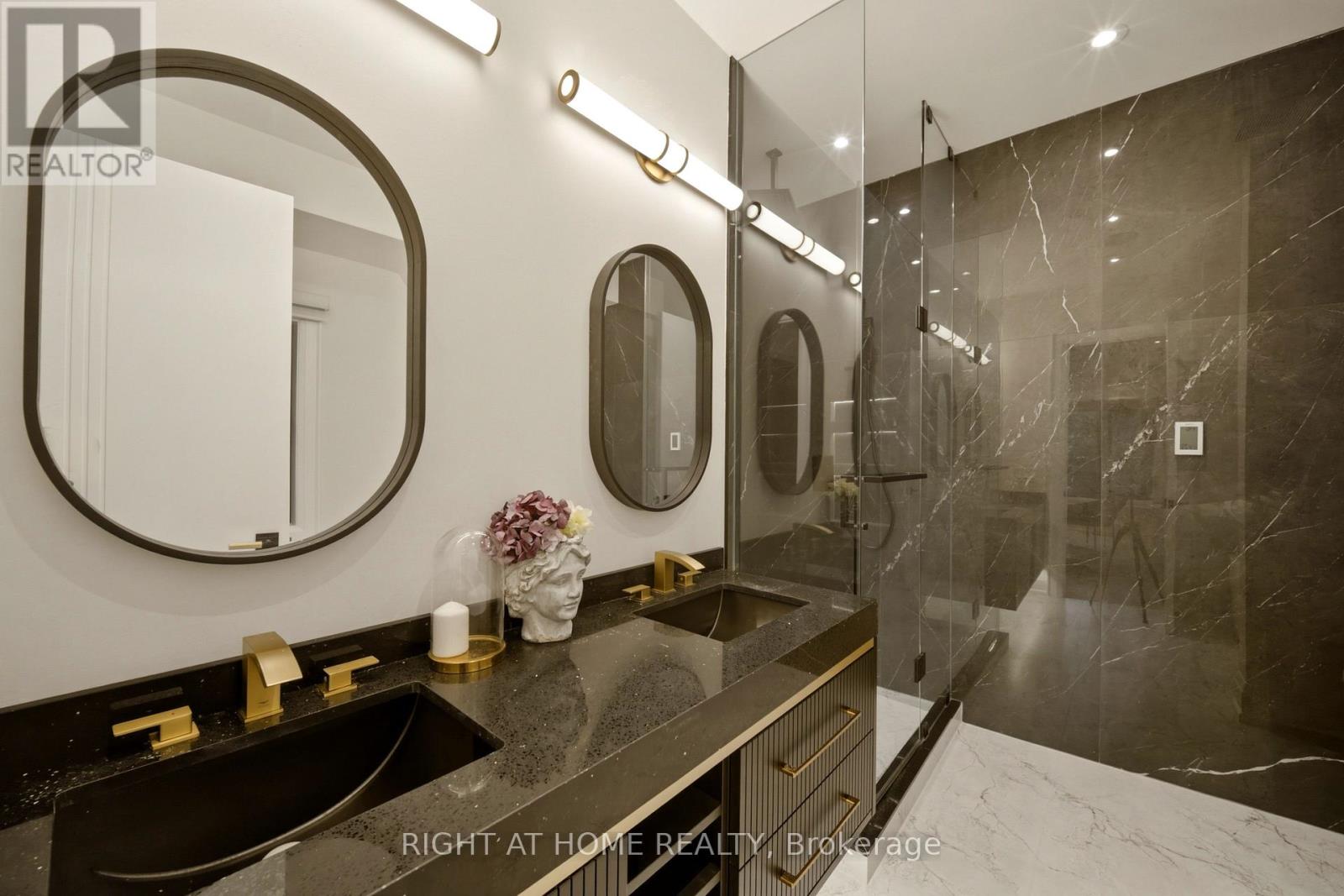 28 PINE AVENUE - 34