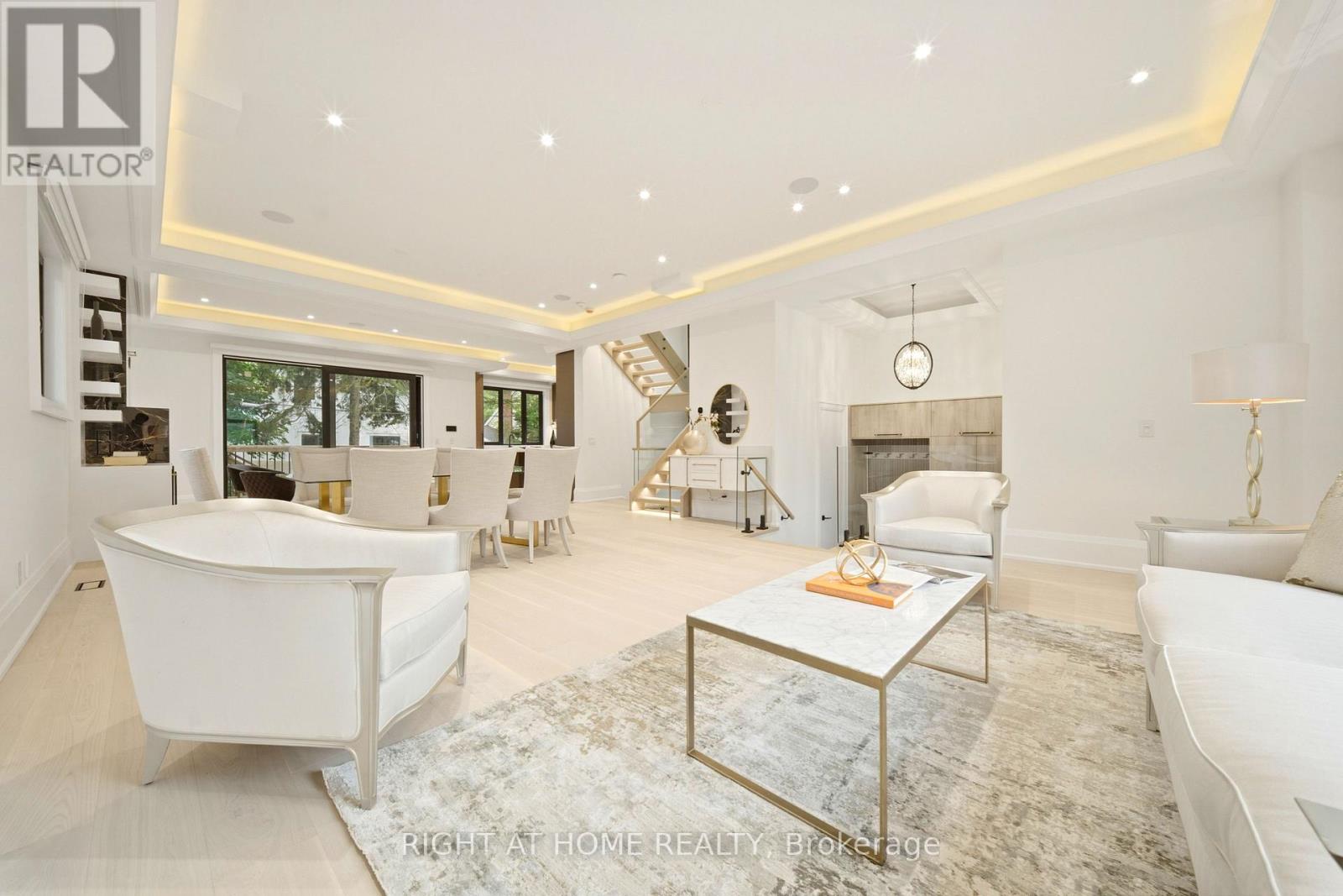 28 PINE AVENUE - 4
