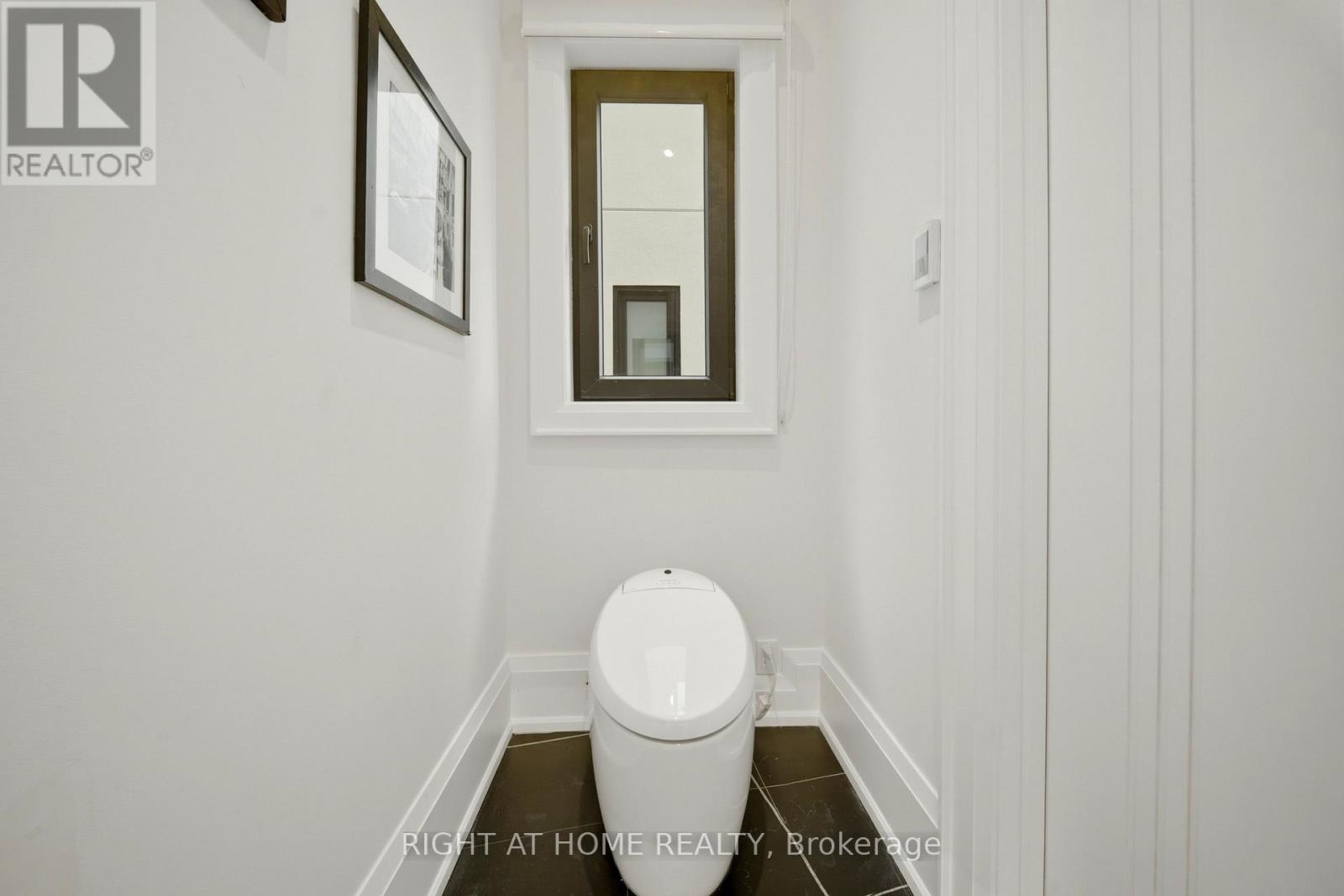 28 PINE AVENUE - 44