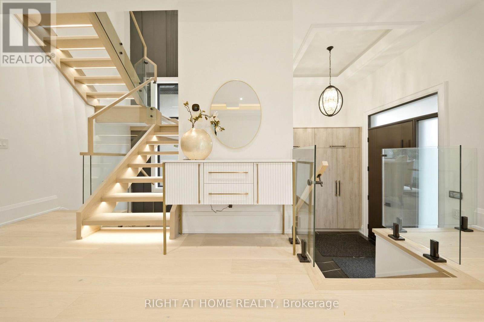 28 PINE AVENUE - 6