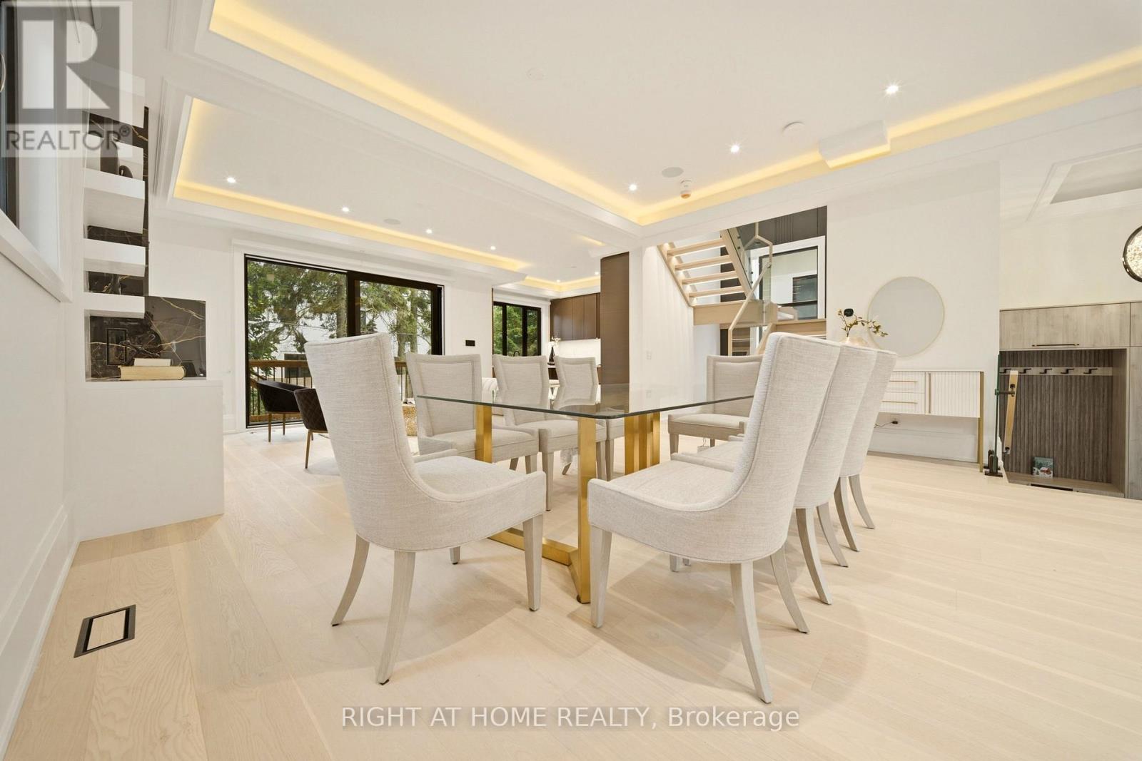 28 PINE AVENUE - 8