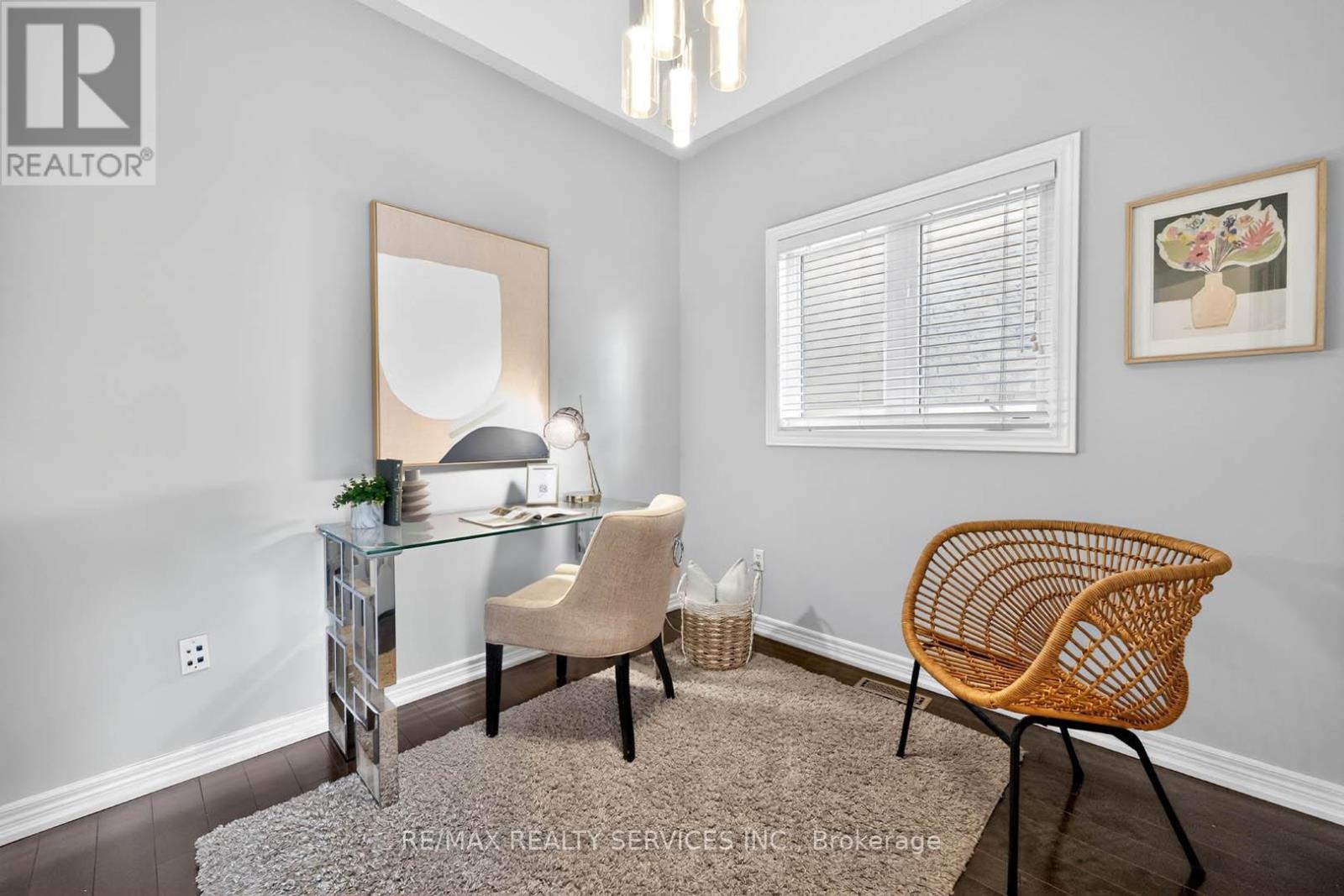 5 PILLAR ROAD - 22