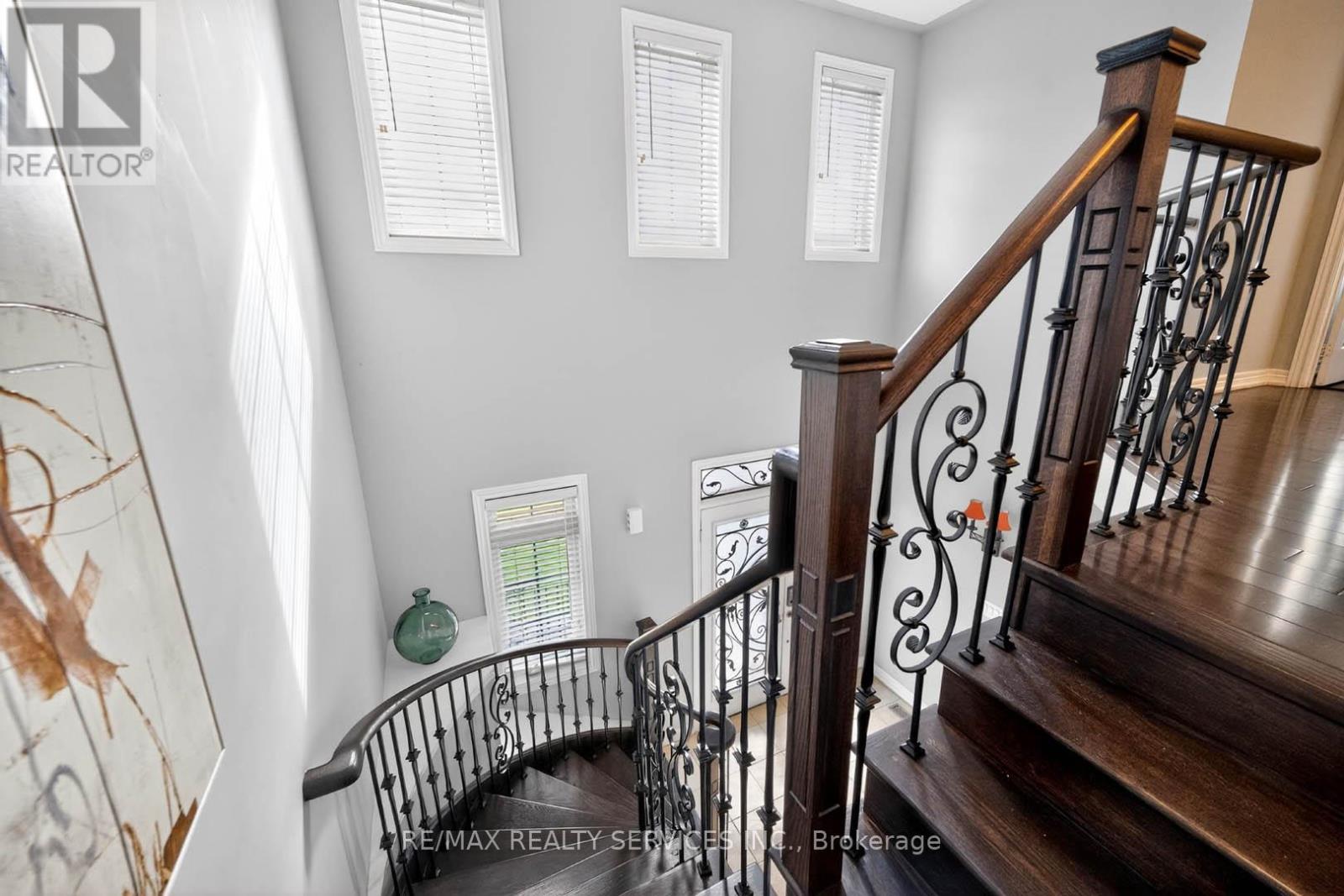 5 PILLAR ROAD - 24