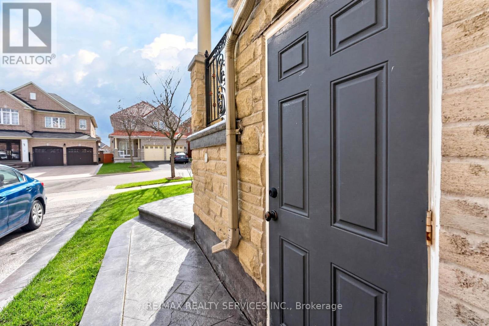 5 PILLAR ROAD - 39