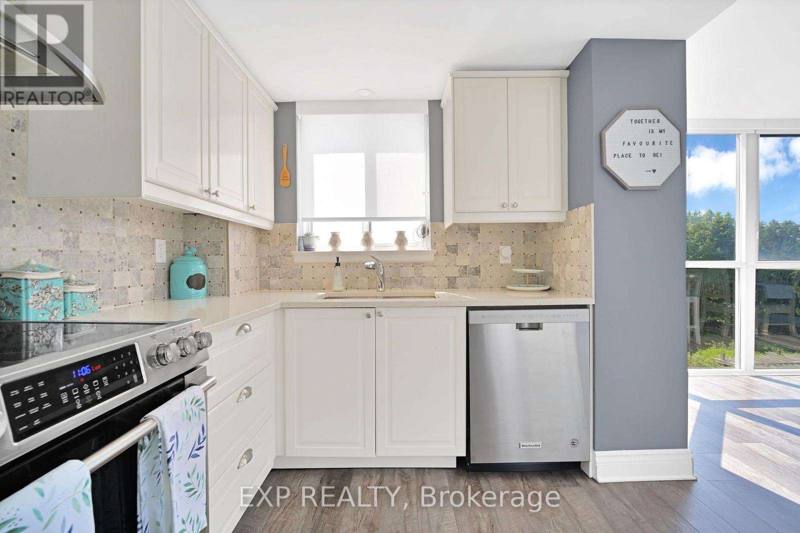 #307 880 DUNDAS STREET W - Image 23
